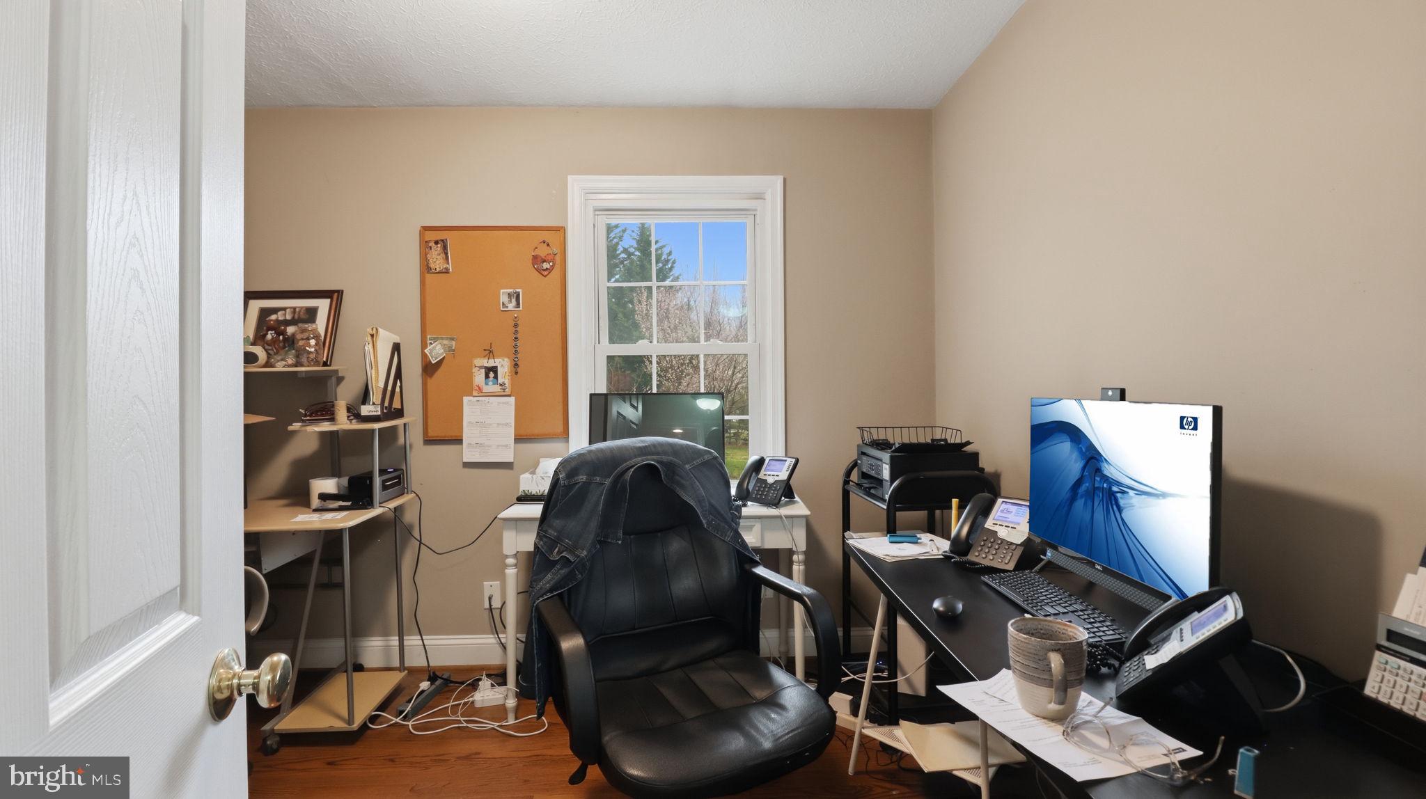 QUINCE ORCHARD KNOLLS - Residential