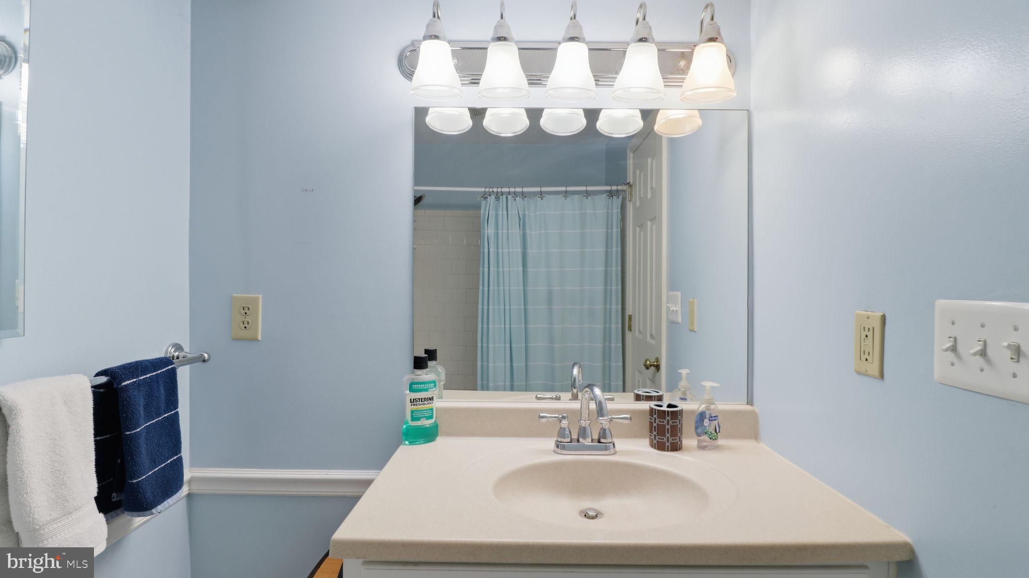 QUINCE ORCHARD KNOLLS - Residential