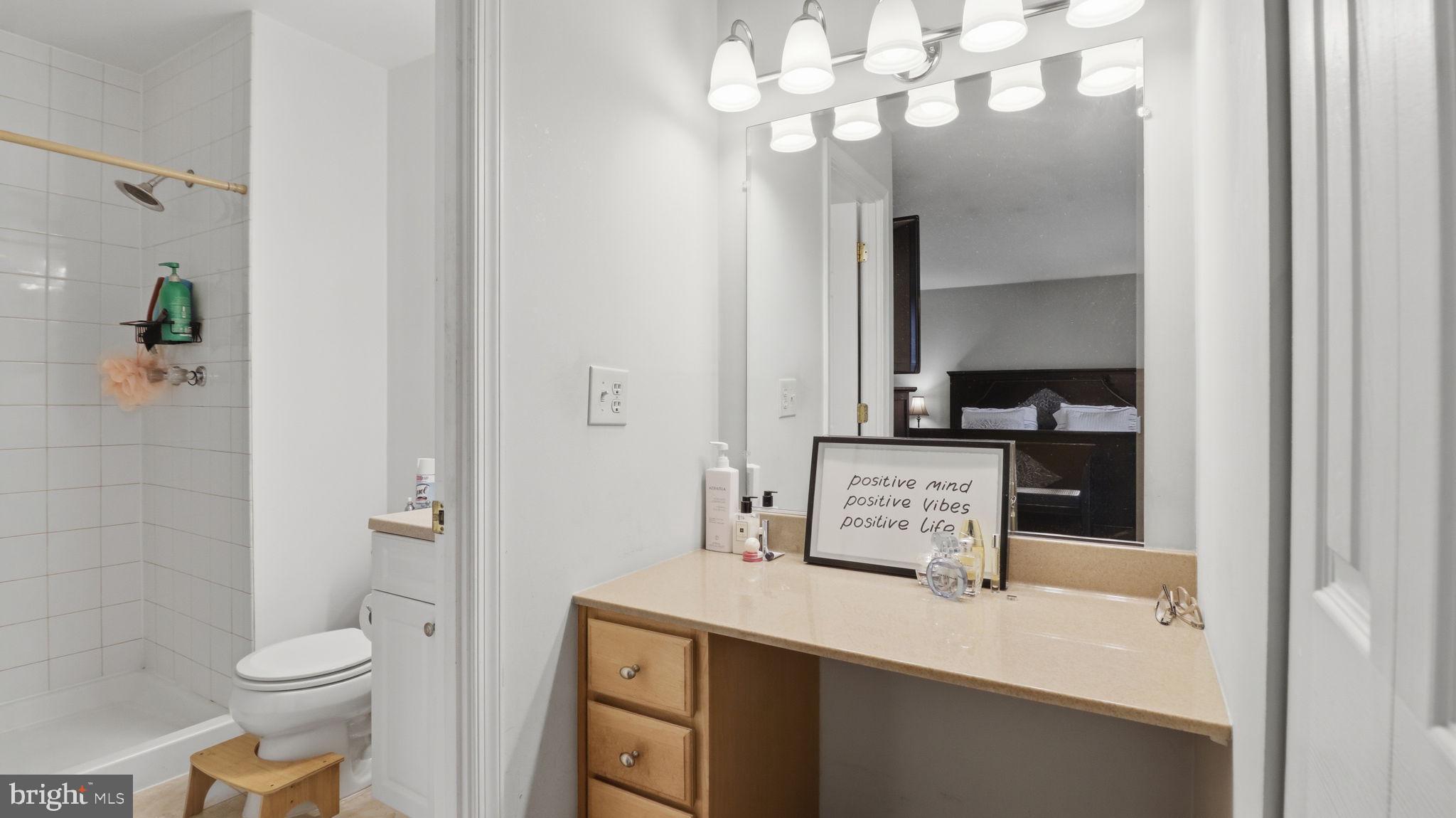 QUINCE ORCHARD KNOLLS - Residential