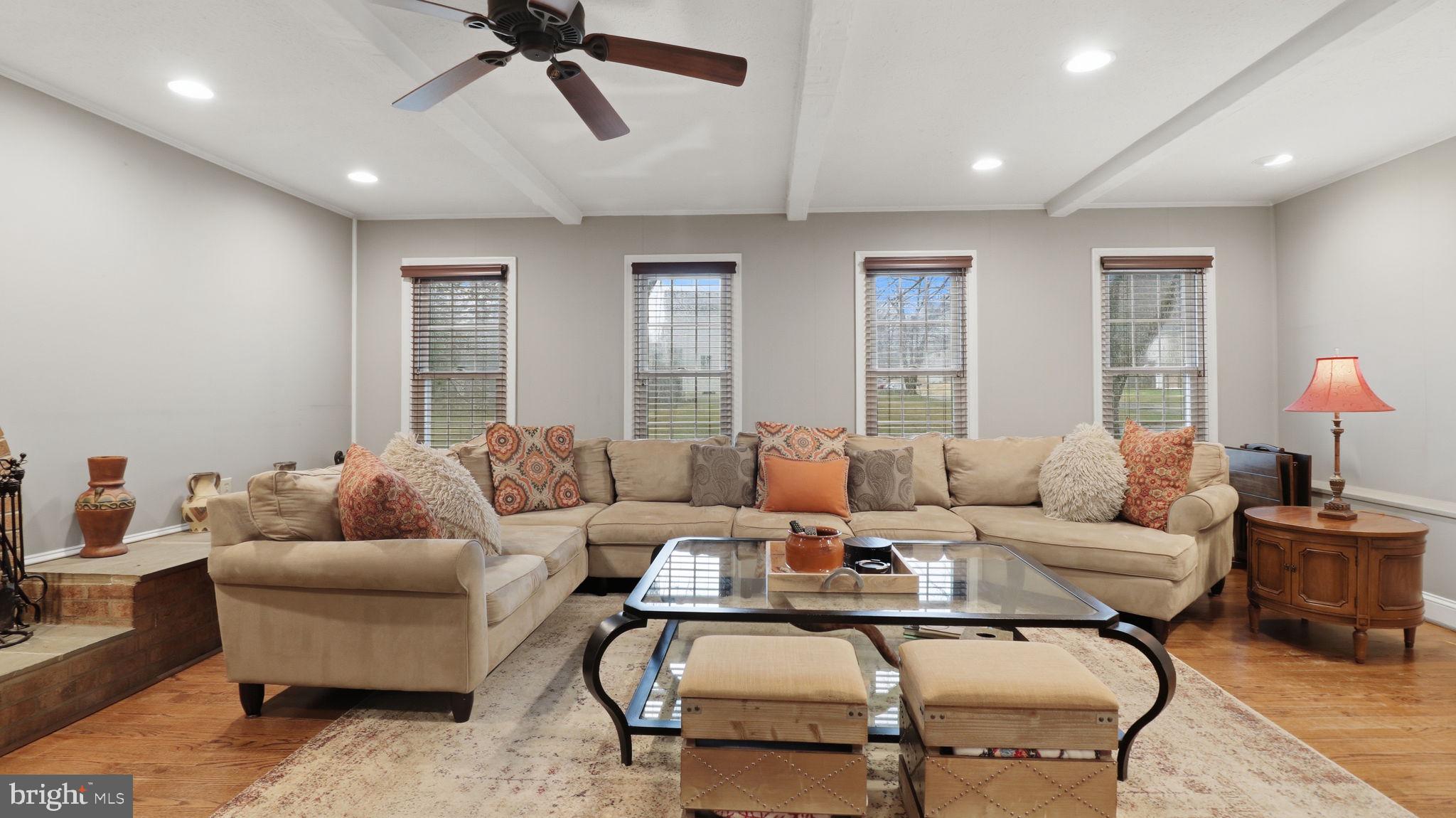 QUINCE ORCHARD KNOLLS - Residential