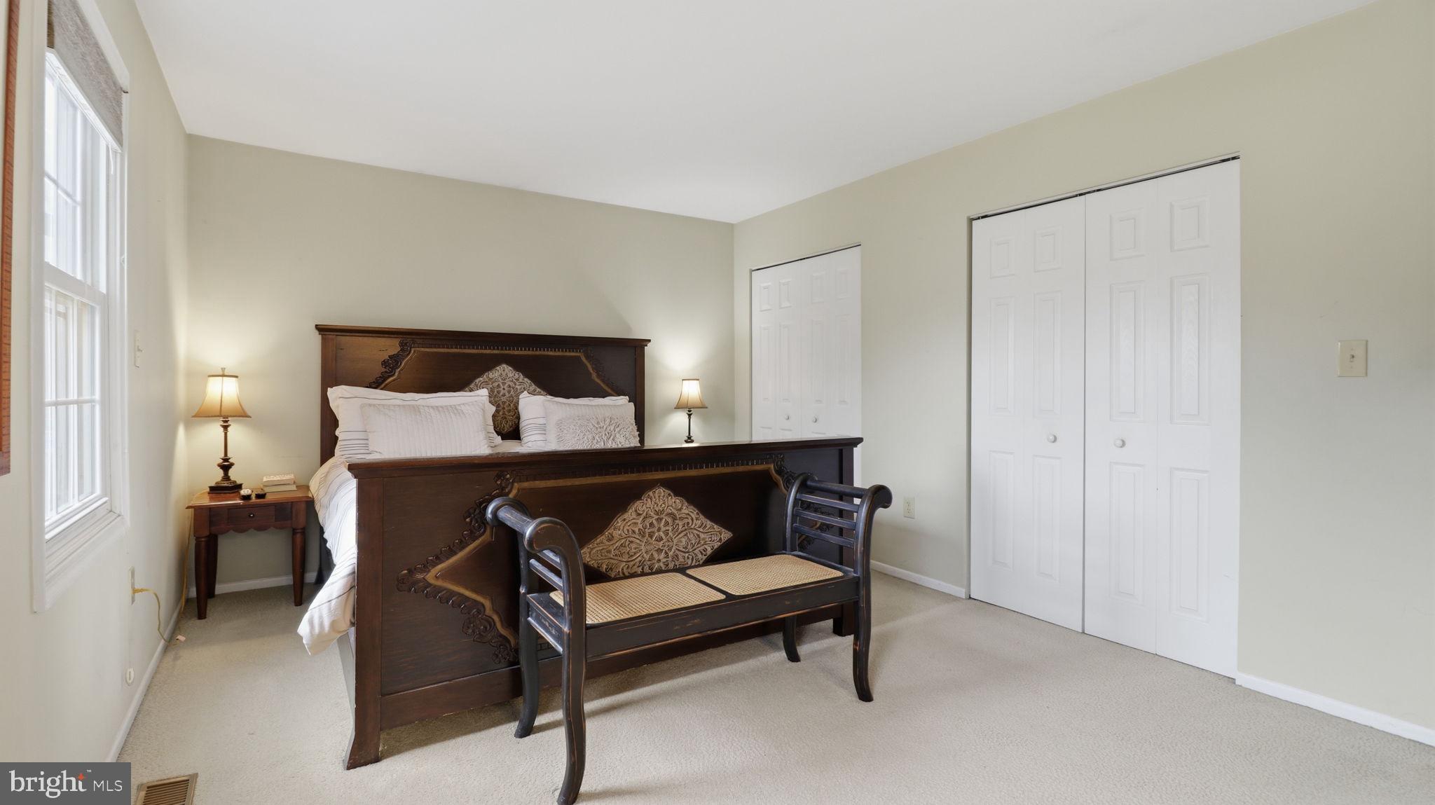 QUINCE ORCHARD KNOLLS - Residential