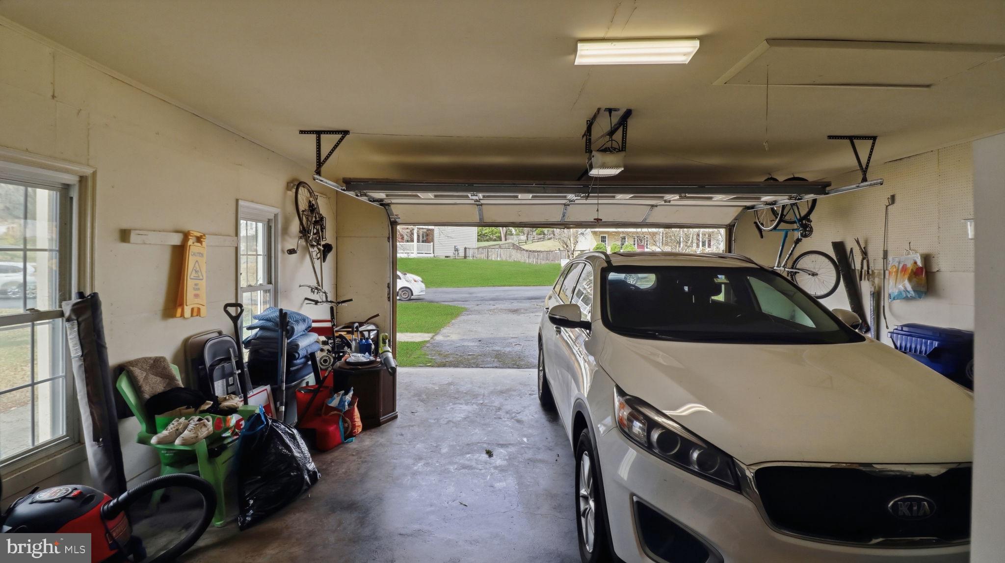 QUINCE ORCHARD KNOLLS - Residential