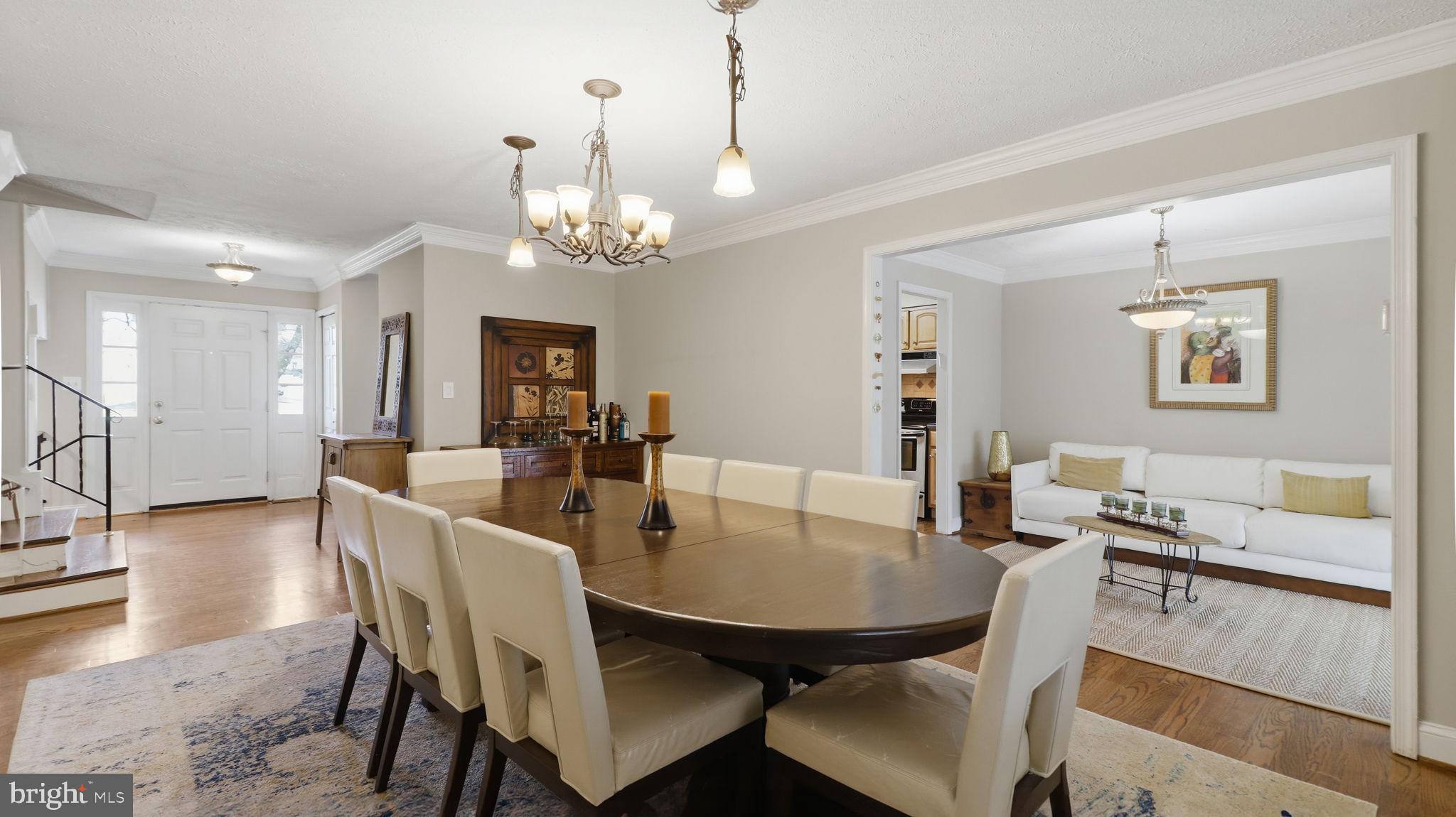 QUINCE ORCHARD KNOLLS - Residential