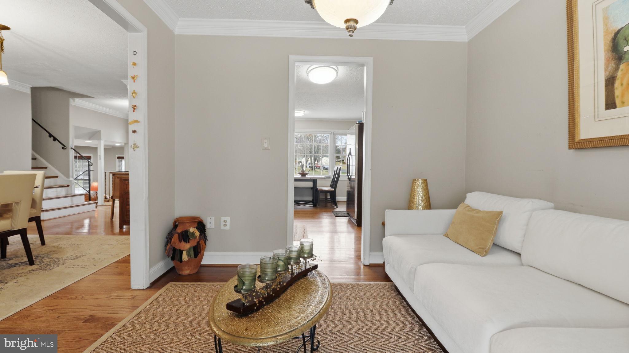 QUINCE ORCHARD KNOLLS - Residential