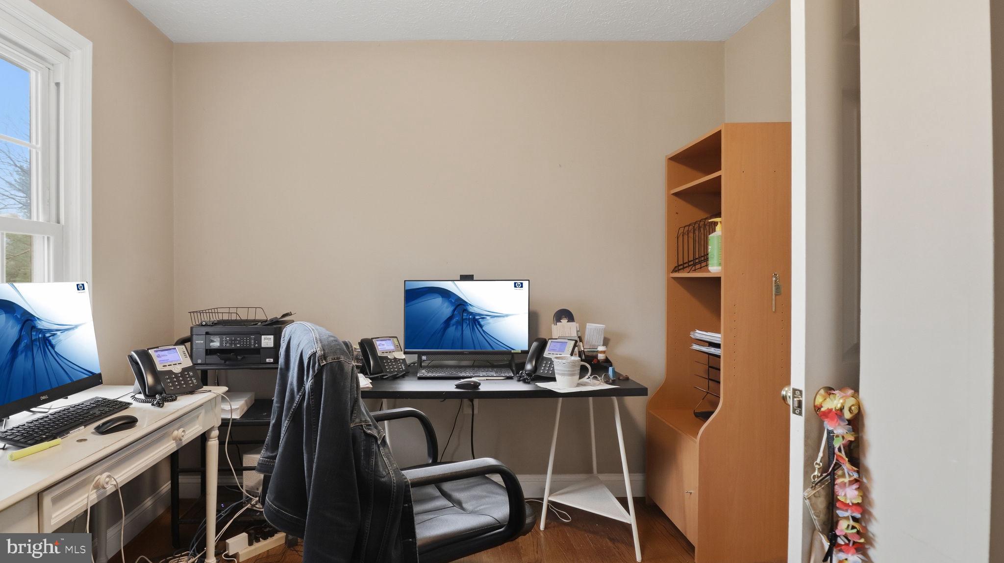 QUINCE ORCHARD KNOLLS - Residential