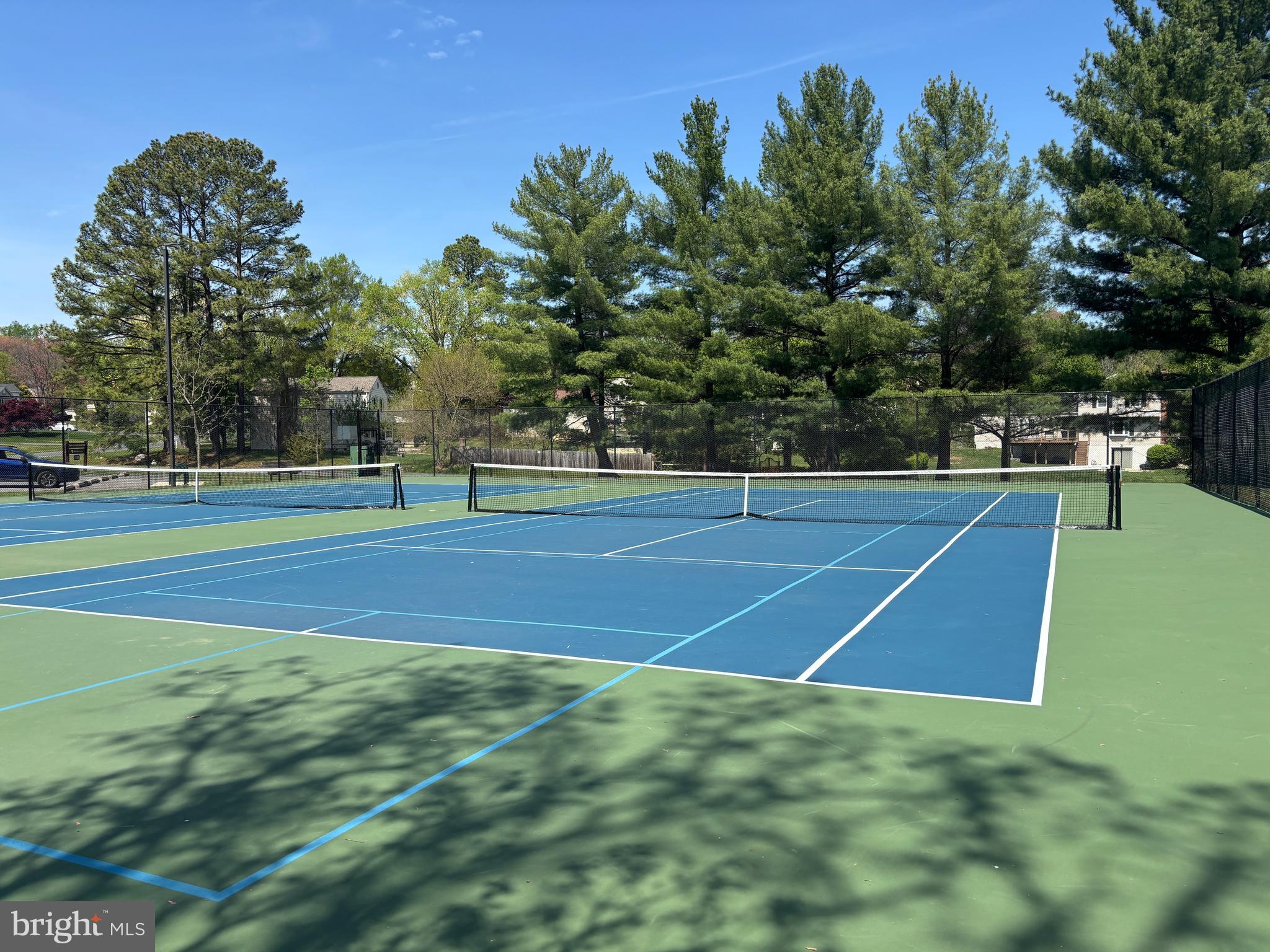 QUINCE ORCHARD KNOLLS - Residential