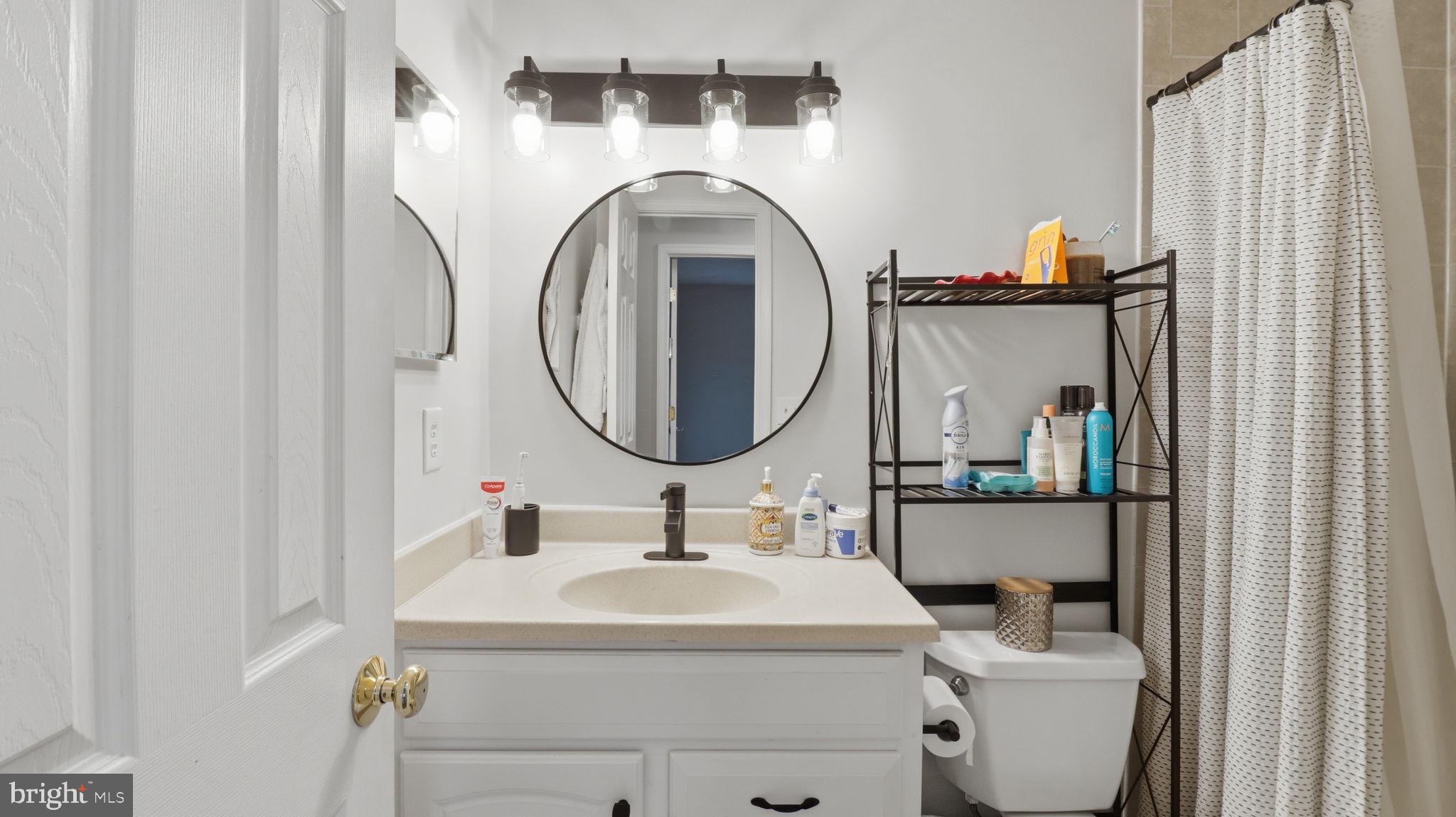 QUINCE ORCHARD KNOLLS - Residential