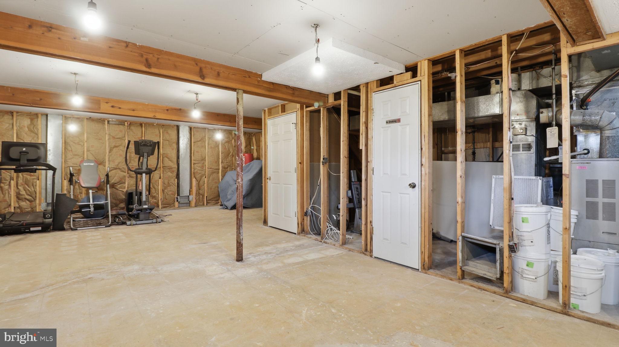 QUINCE ORCHARD KNOLLS - Residential