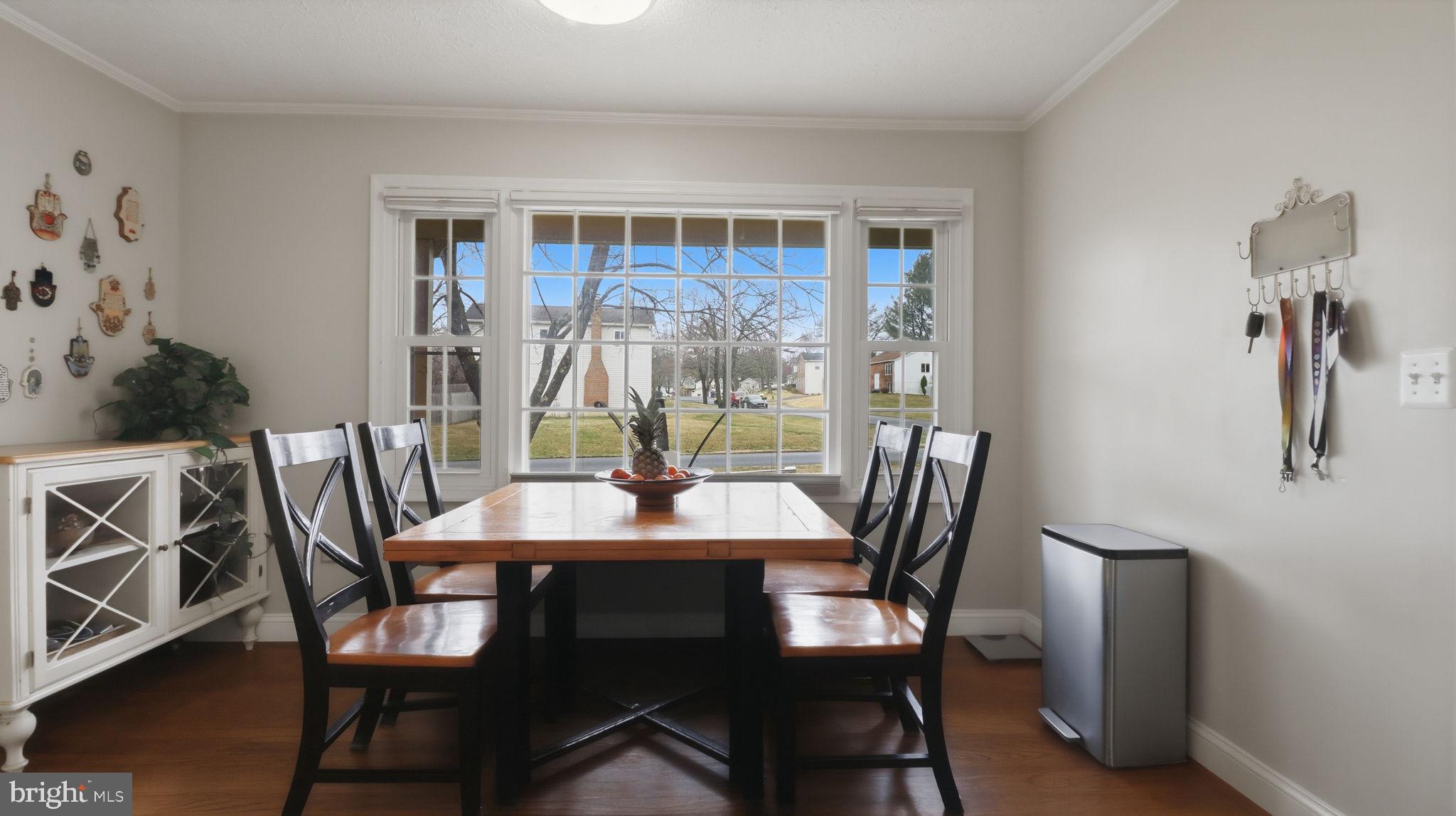 QUINCE ORCHARD KNOLLS - Residential