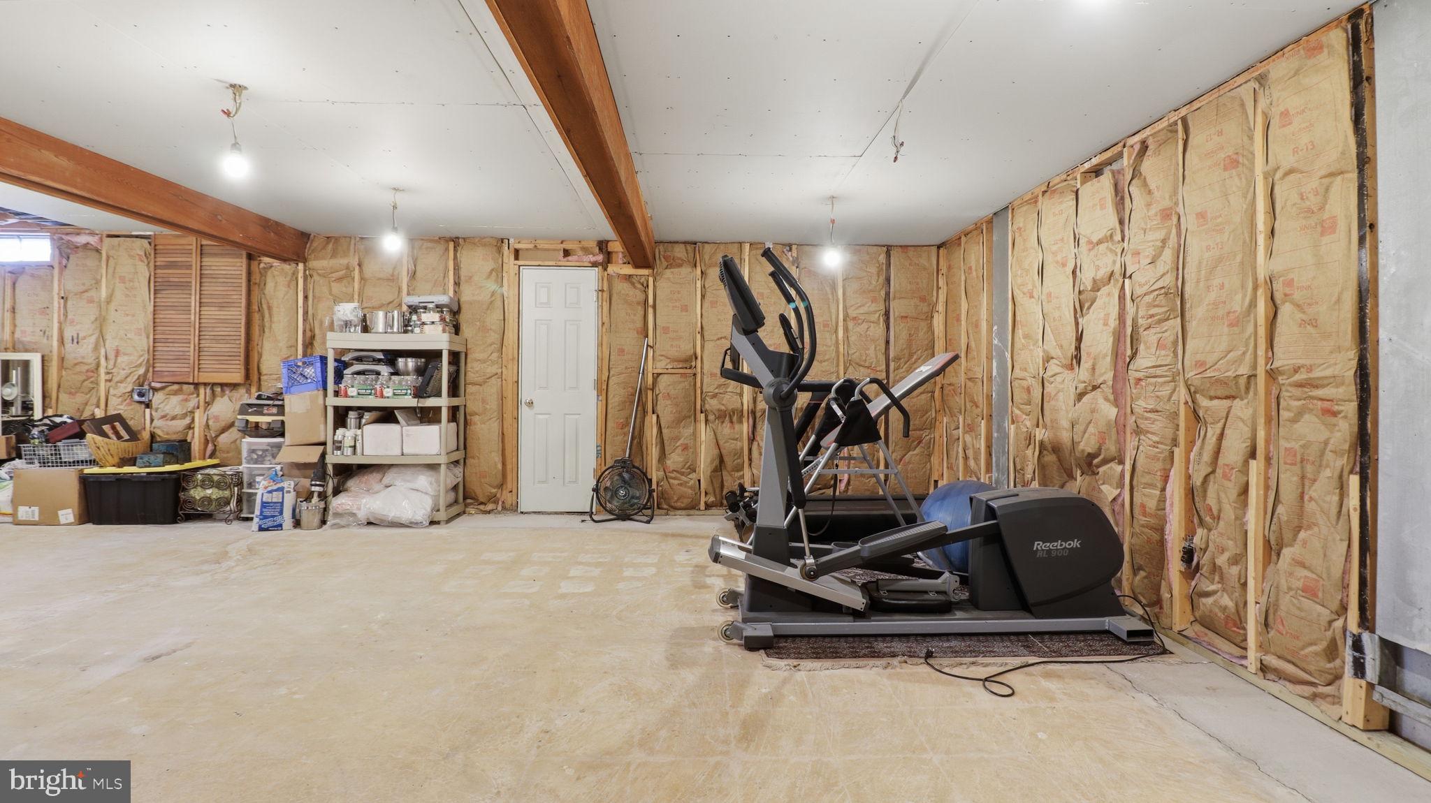 QUINCE ORCHARD KNOLLS - Residential