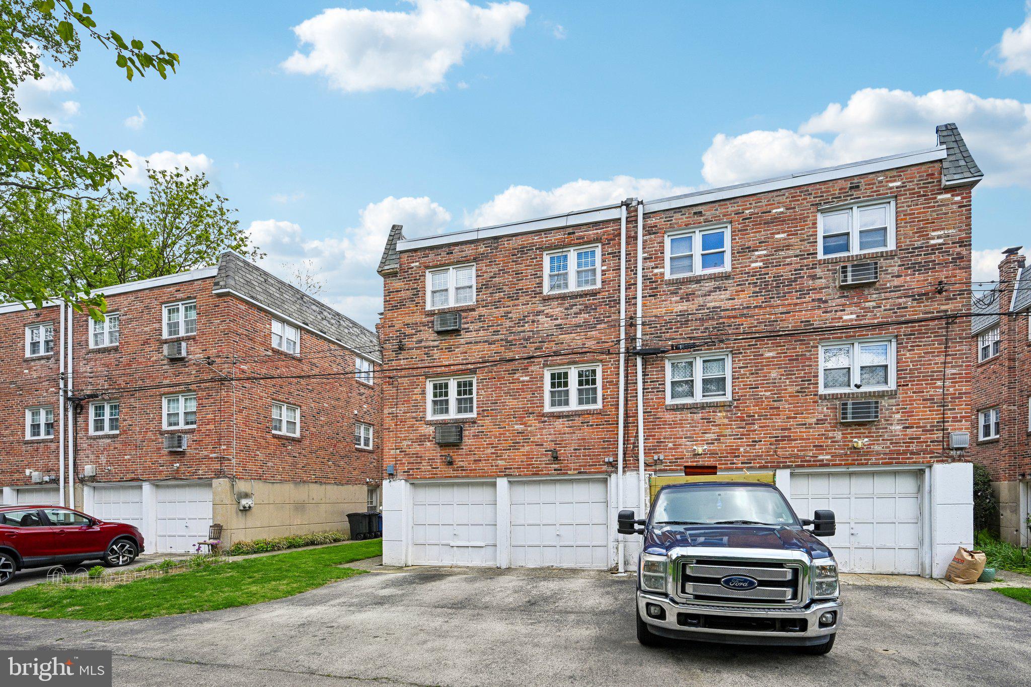 CHESTNUT HILL - Residential Income