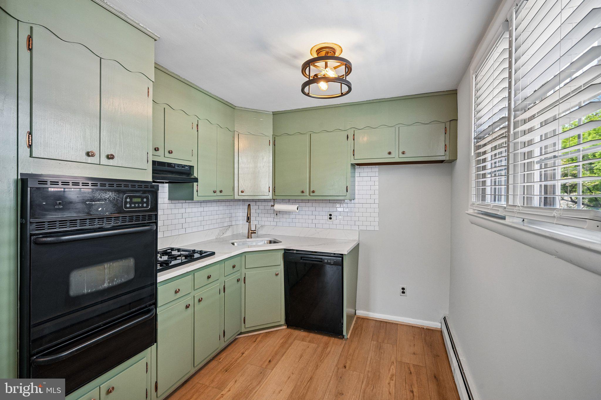 CHESTNUT HILL - Residential Income