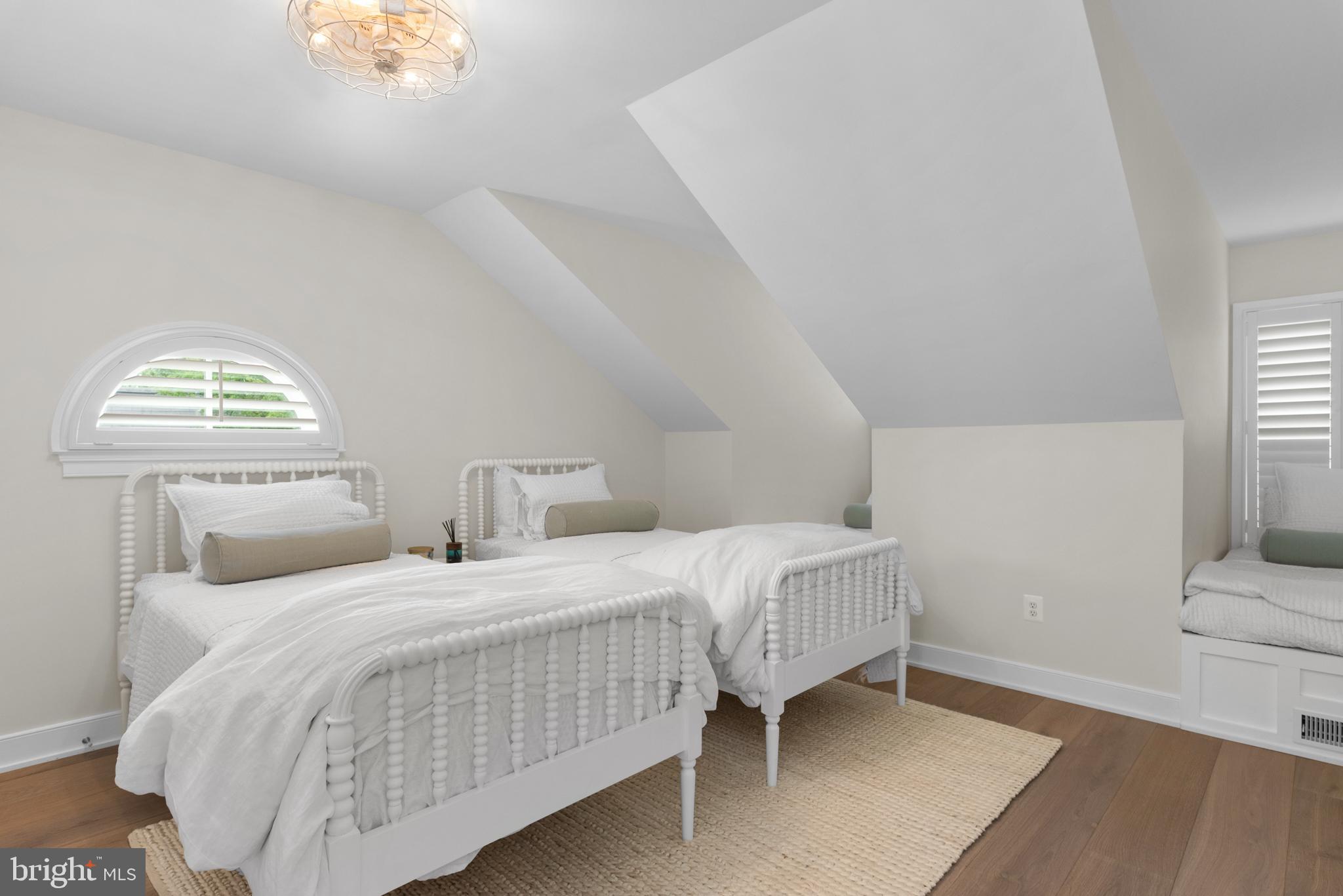 HISTORIC DISTRICT - Residential