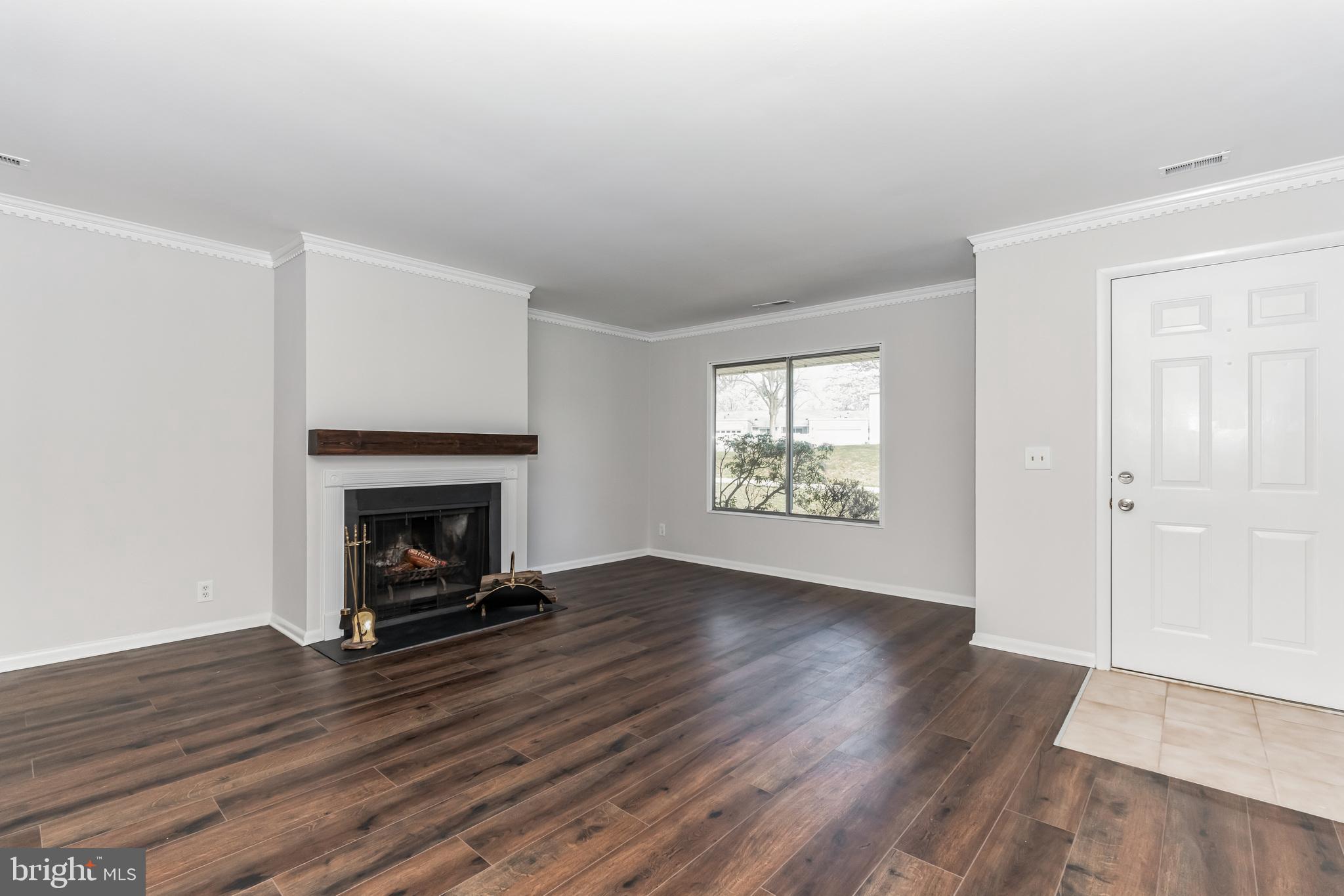 LEISURE WORLD - Residential