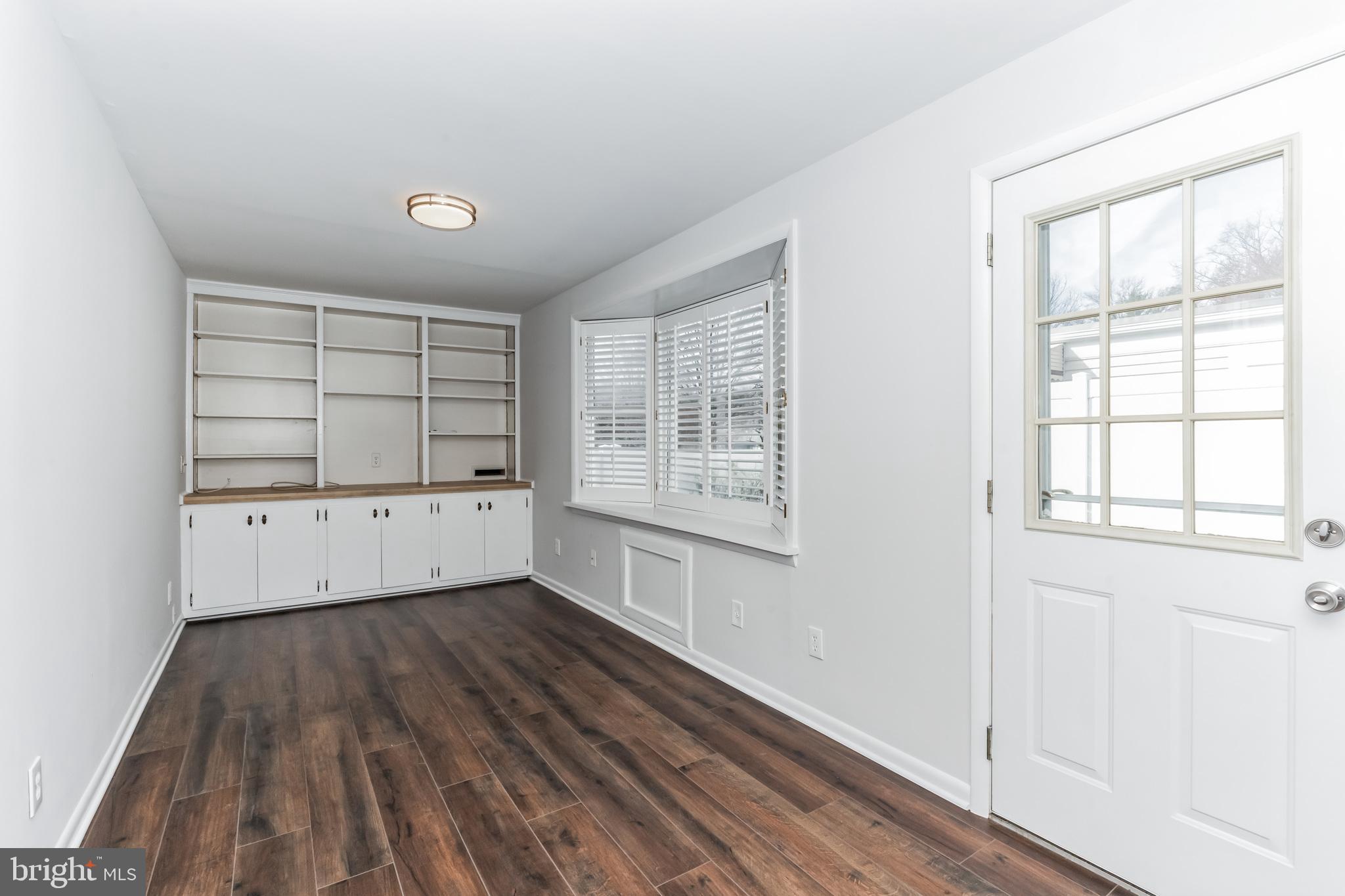 LEISURE WORLD - Residential