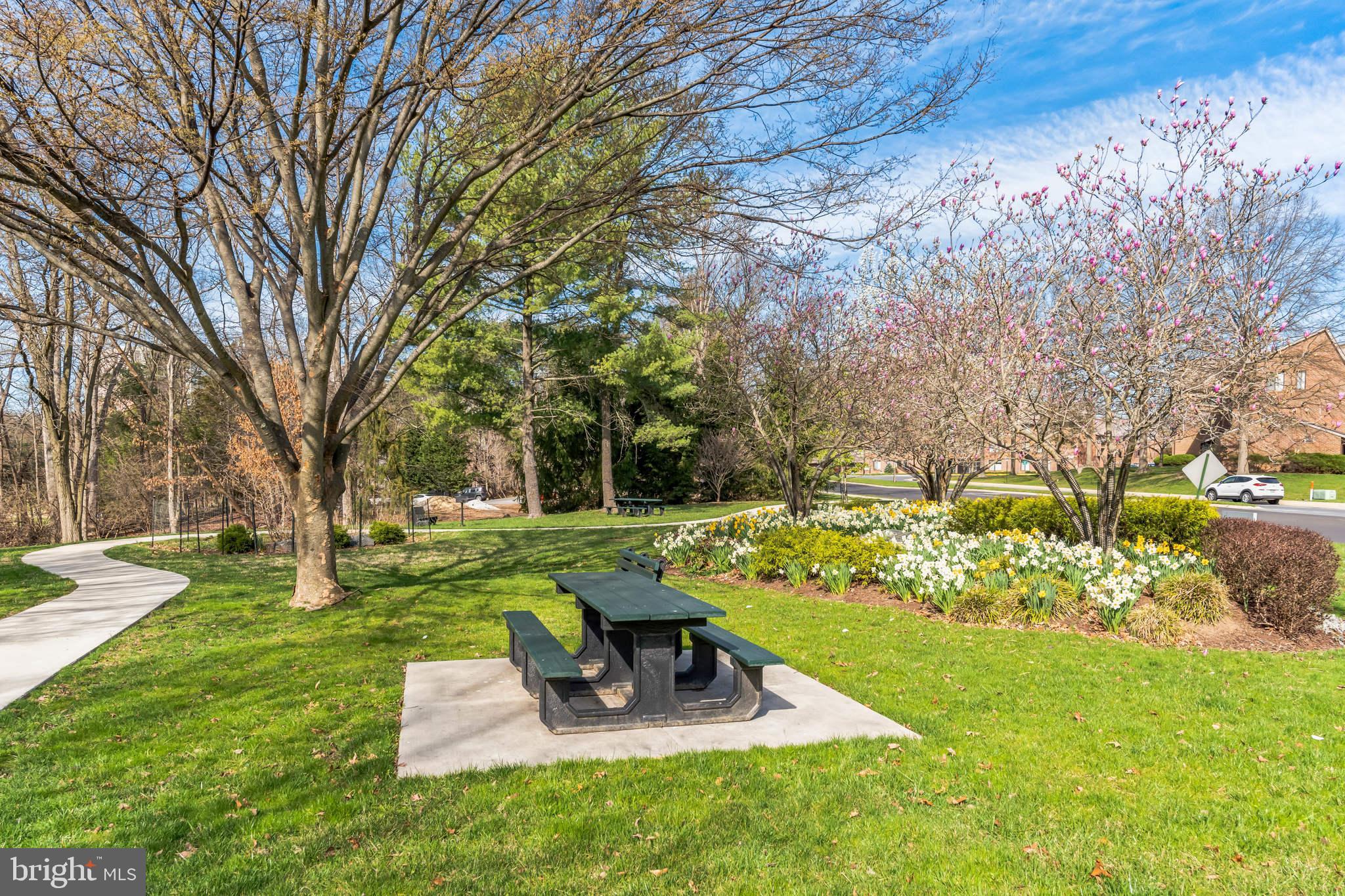 LEISURE WORLD - Residential