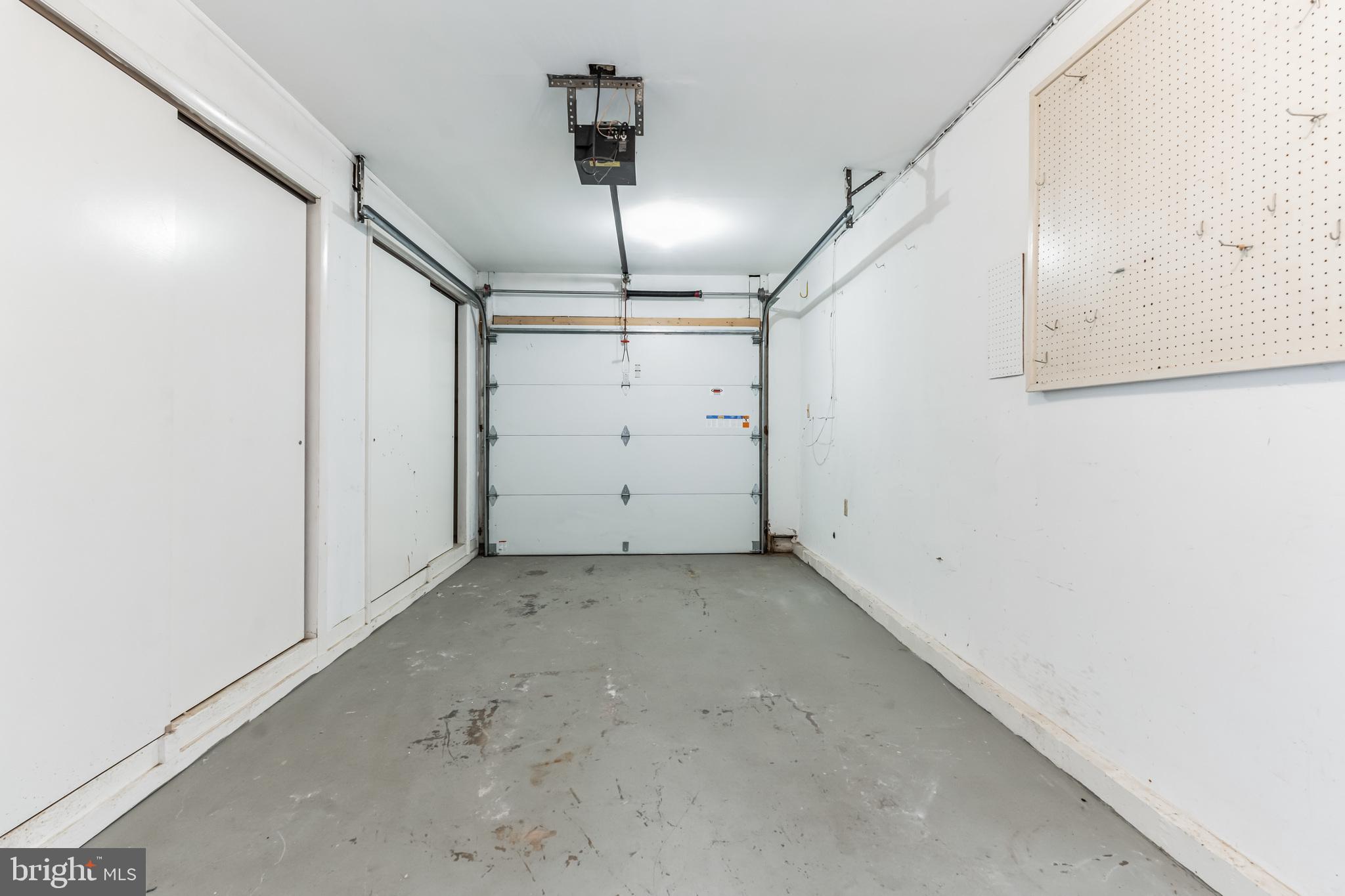 LEISURE WORLD - Residential