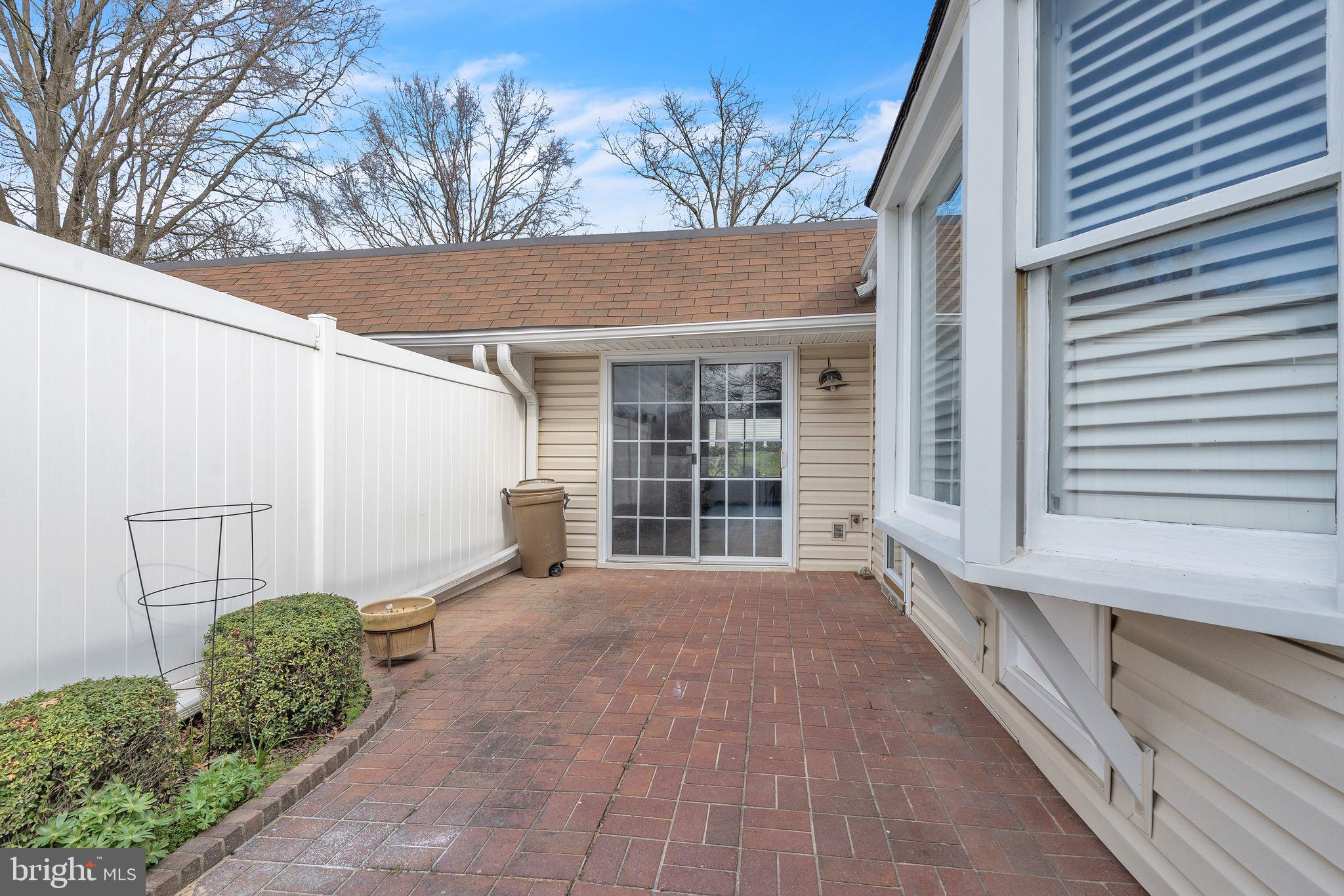 LEISURE WORLD - Residential