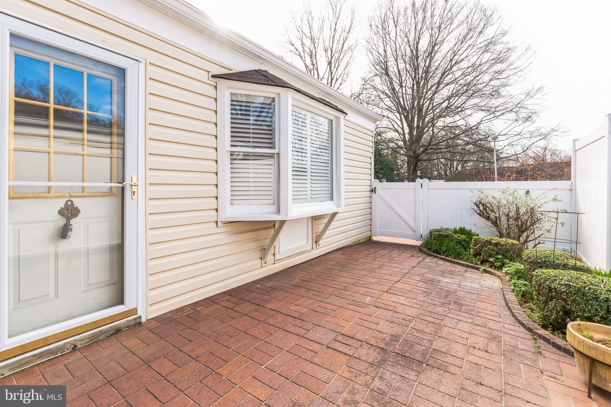 LEISURE WORLD - Residential