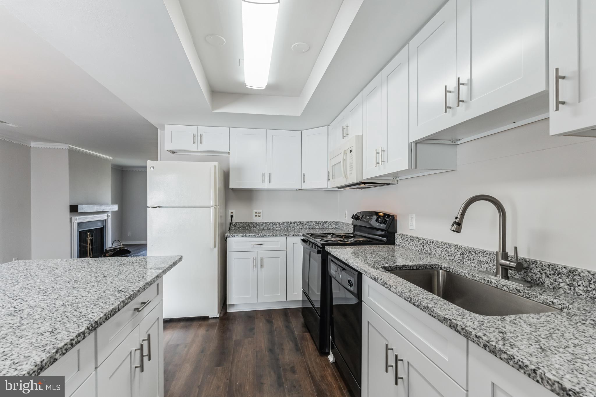 LEISURE WORLD - Residential