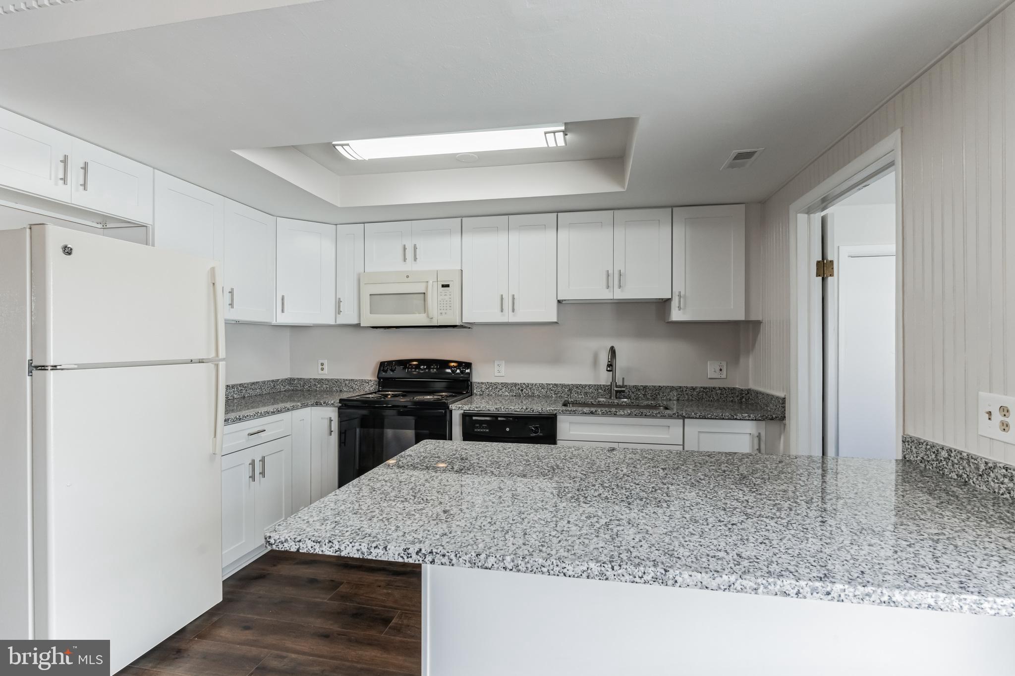 LEISURE WORLD - Residential