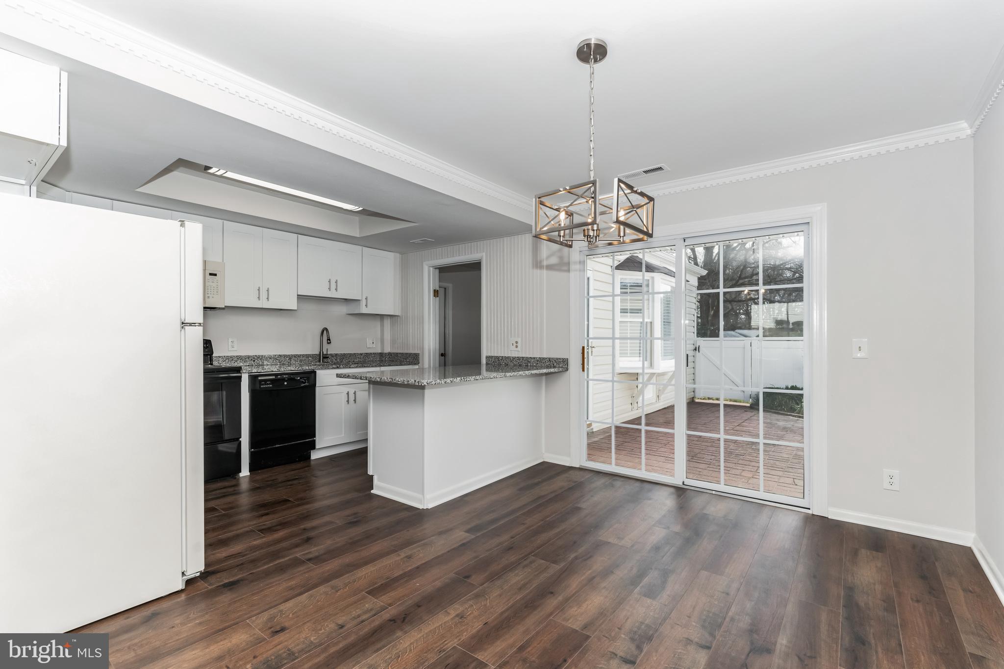 LEISURE WORLD - Residential