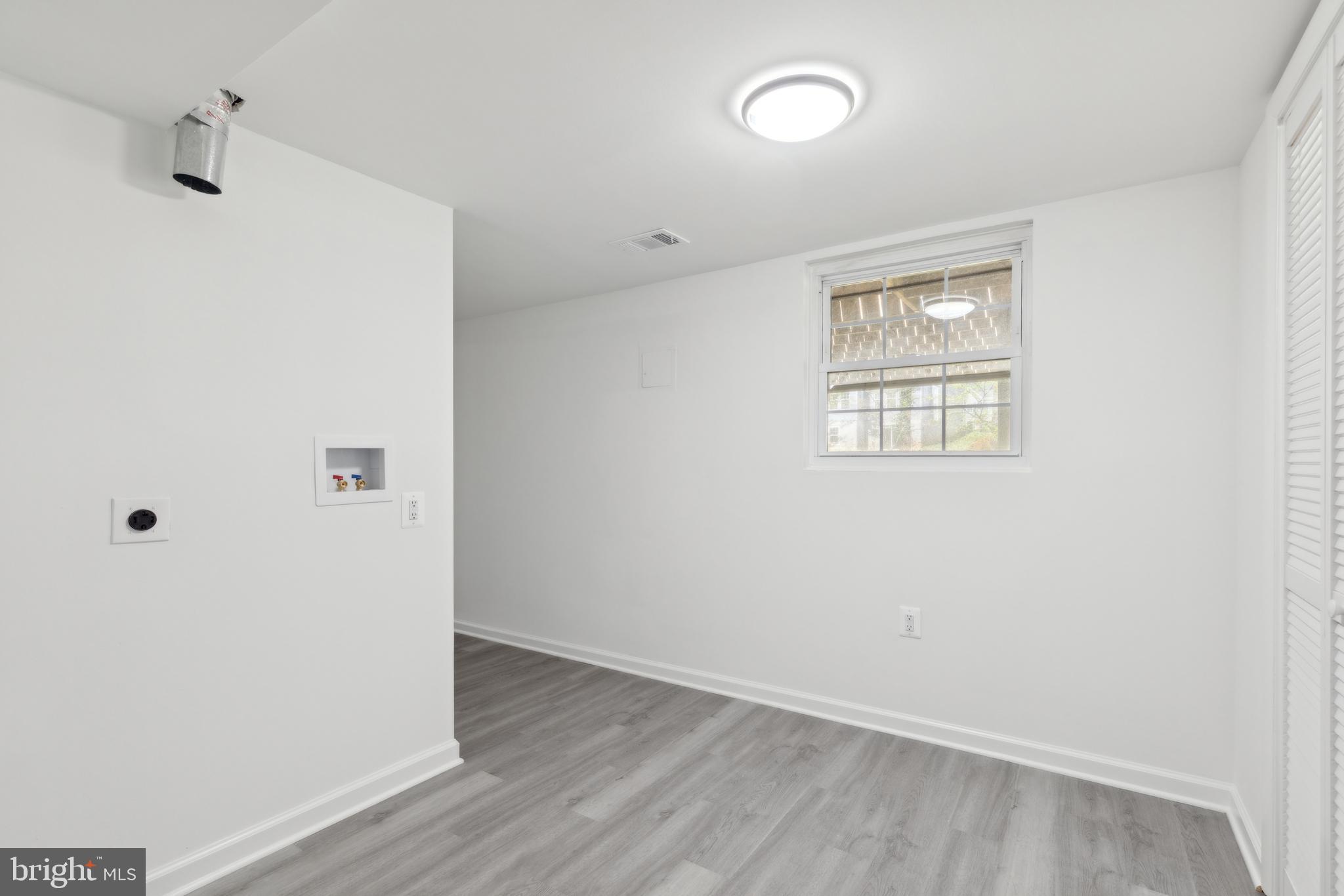 HILLMEADE MANOR - Residential