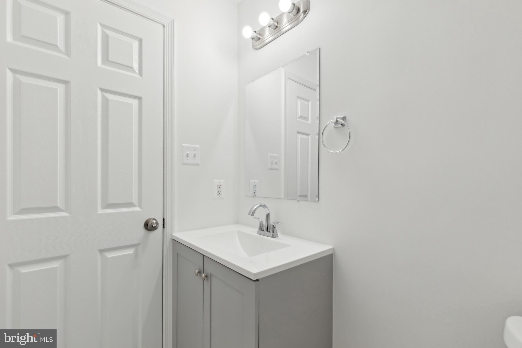 HILLMEADE MANOR - Residential