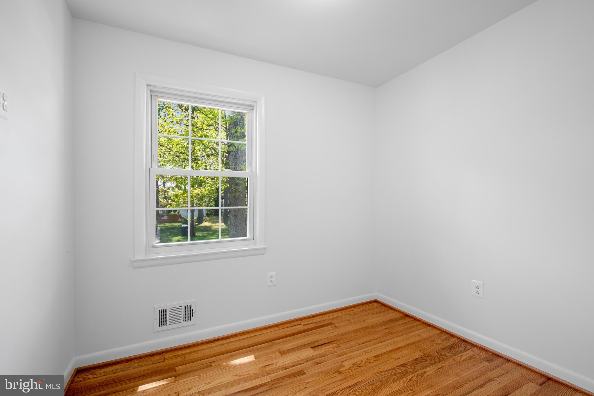 HILLMEADE MANOR - Residential