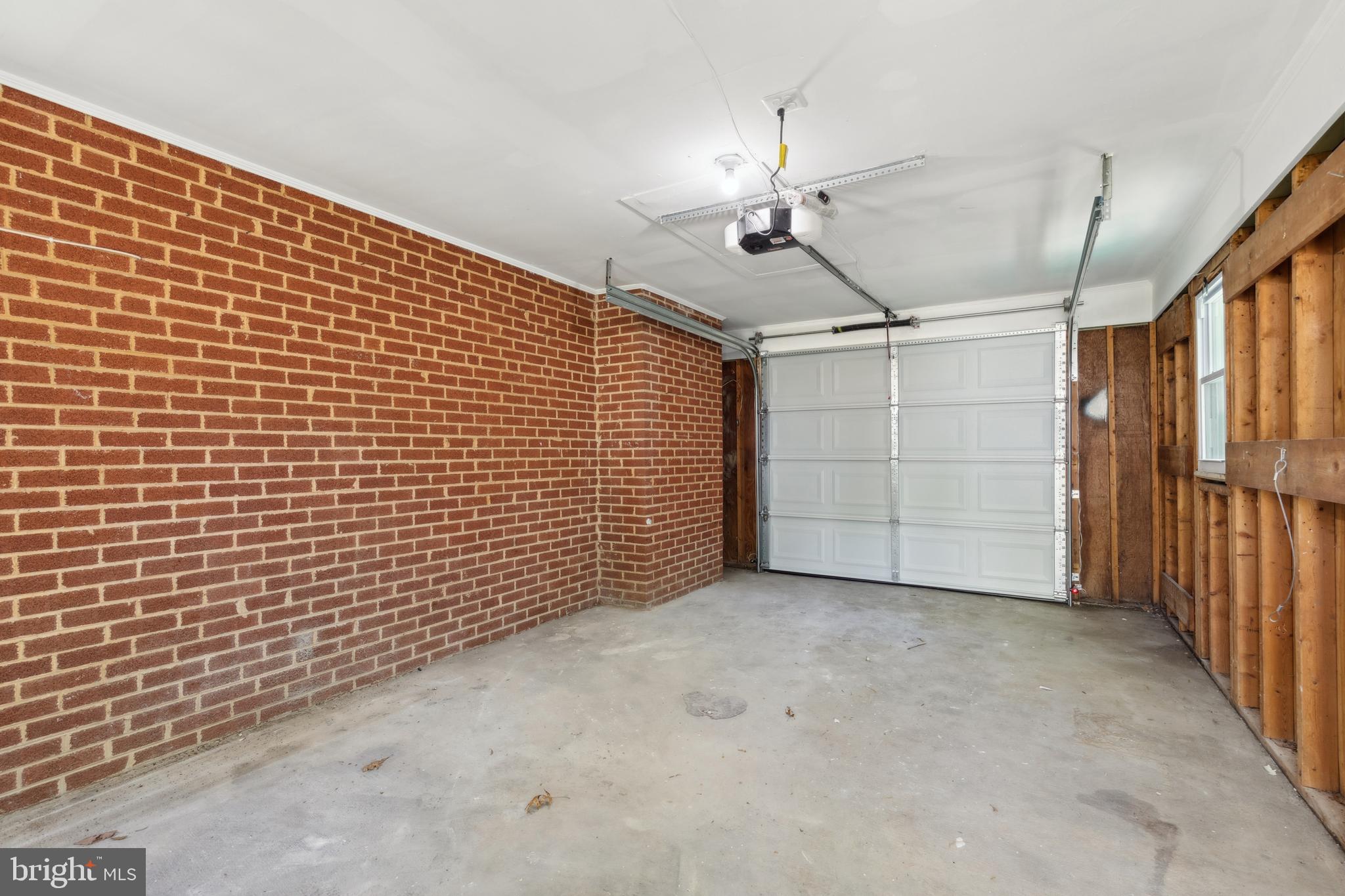 HILLMEADE MANOR - Residential