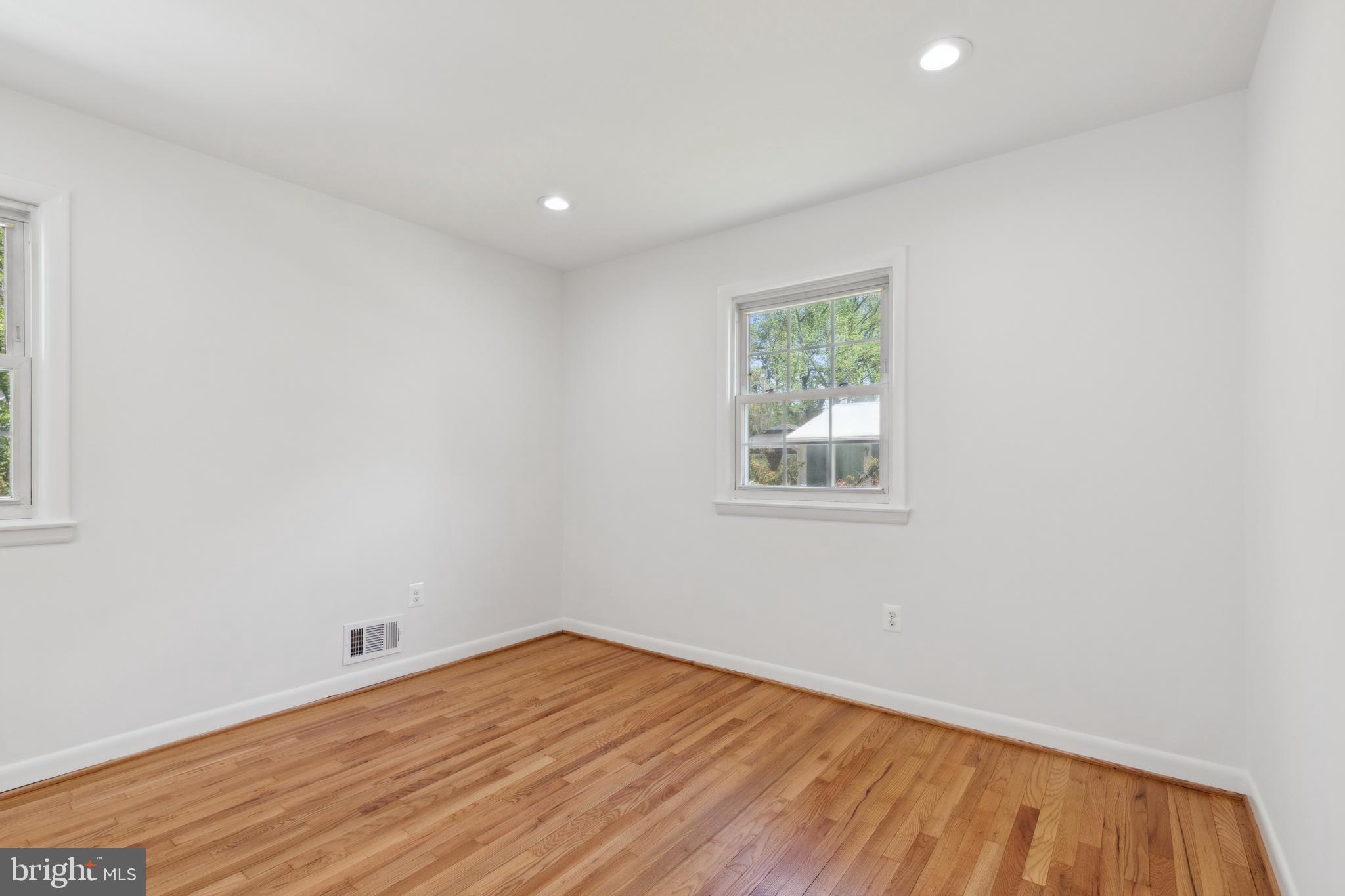 HILLMEADE MANOR - Residential