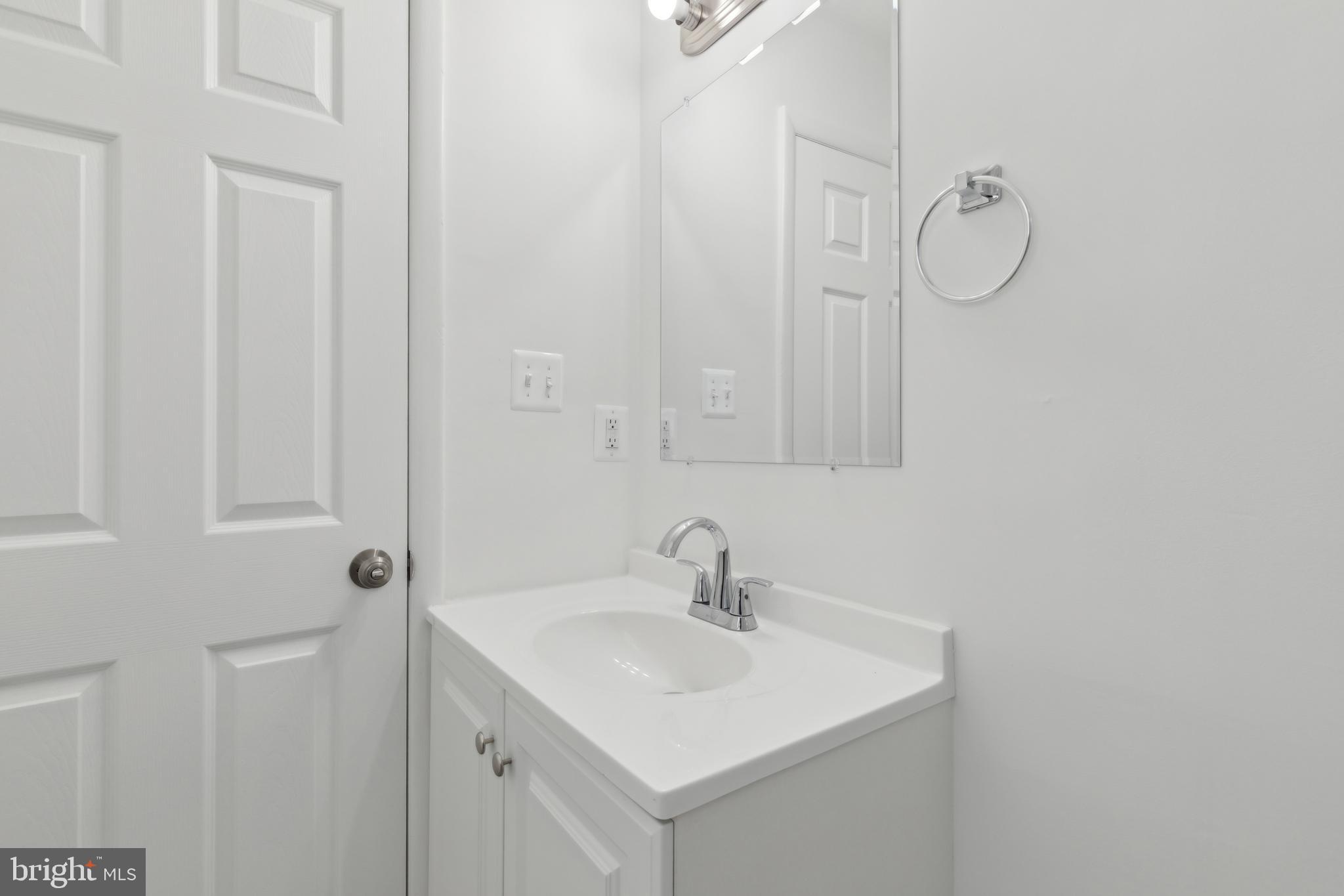 HILLMEADE MANOR - Residential