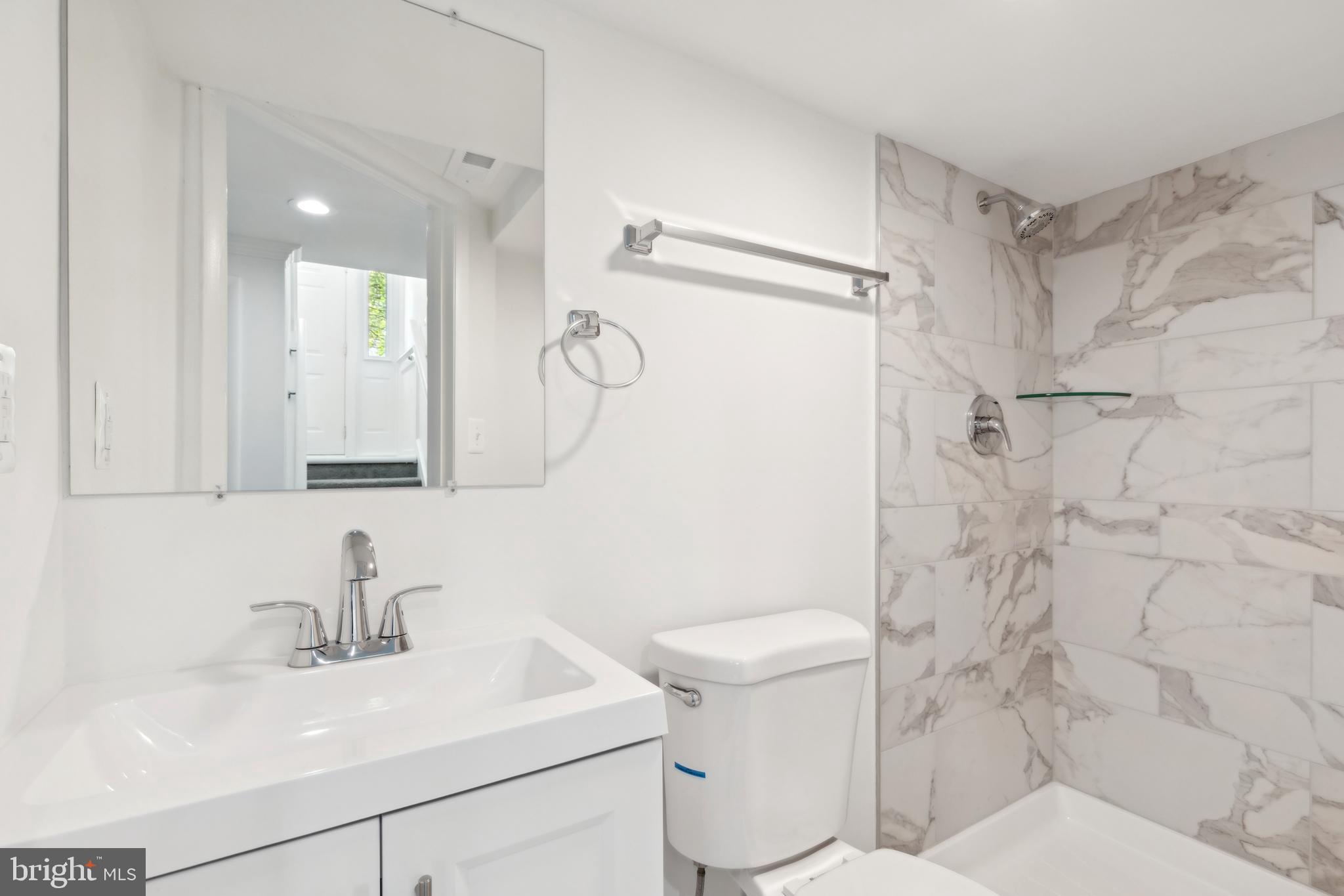 HILLMEADE MANOR - Residential