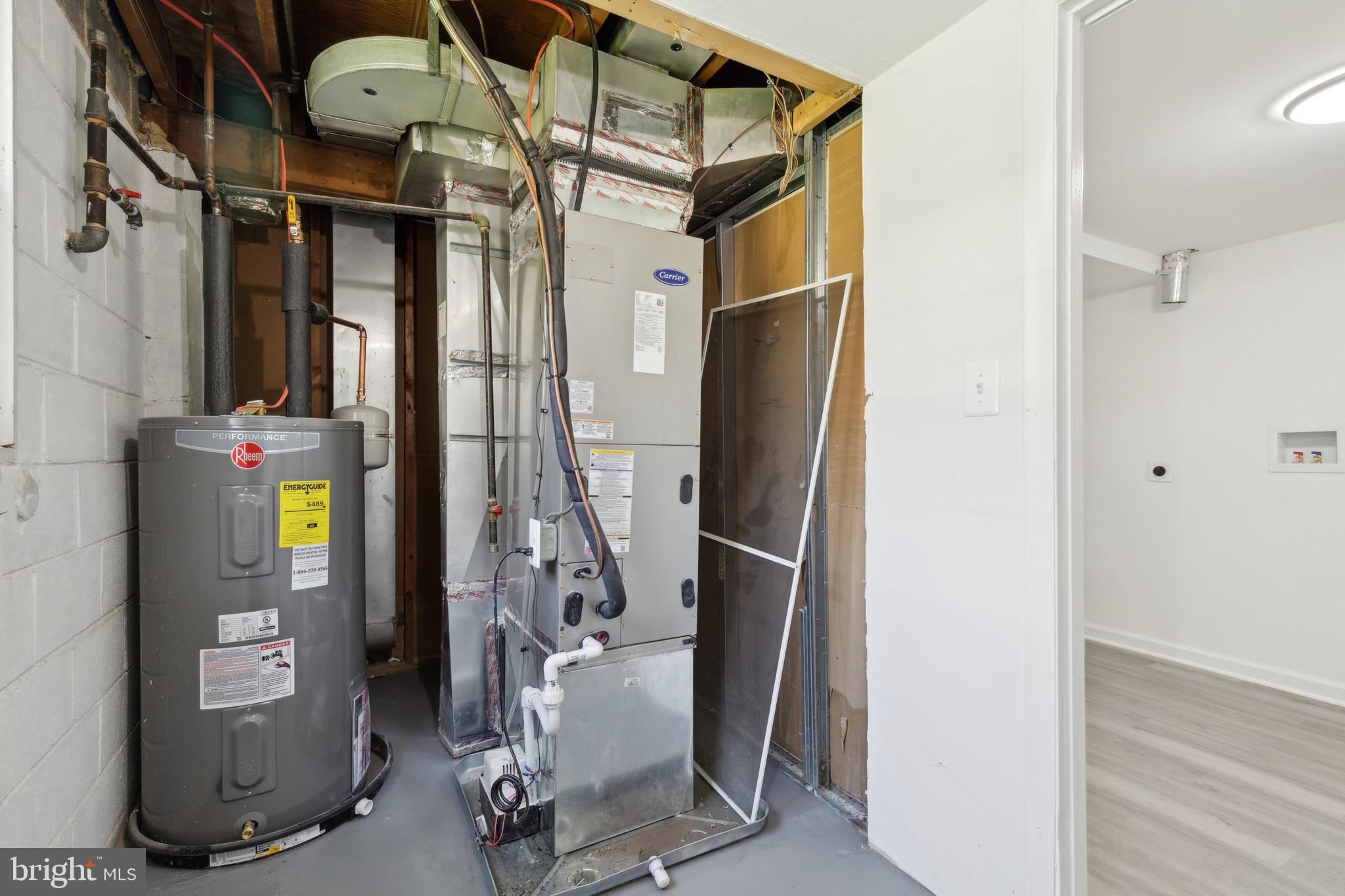 HILLMEADE MANOR - Residential