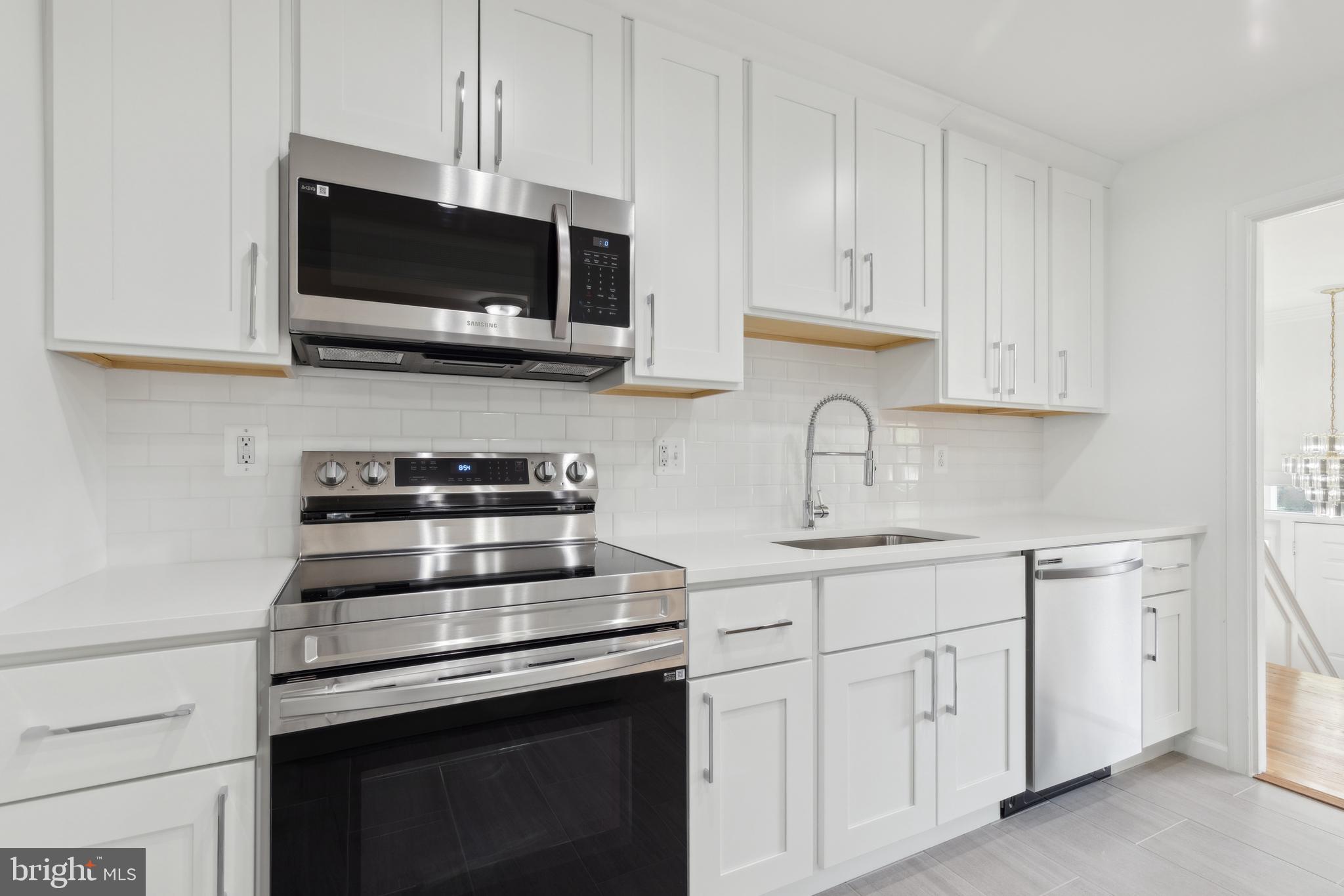 HILLMEADE MANOR - Residential