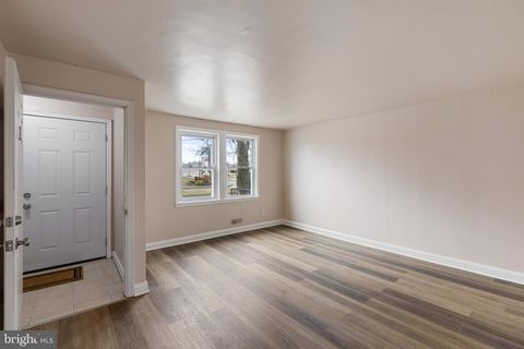 Townhouse For Rent - 3902 Erdman Avenue #1<br/> BALTIMORE, MD 21213