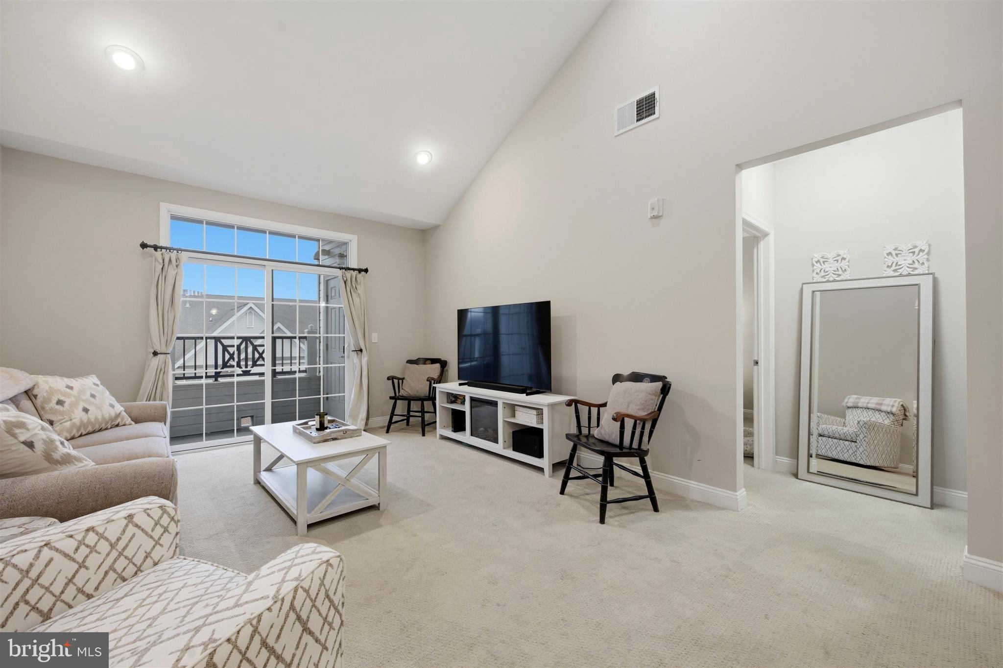 THE GRANDE AT RIVERVIEW - Residential