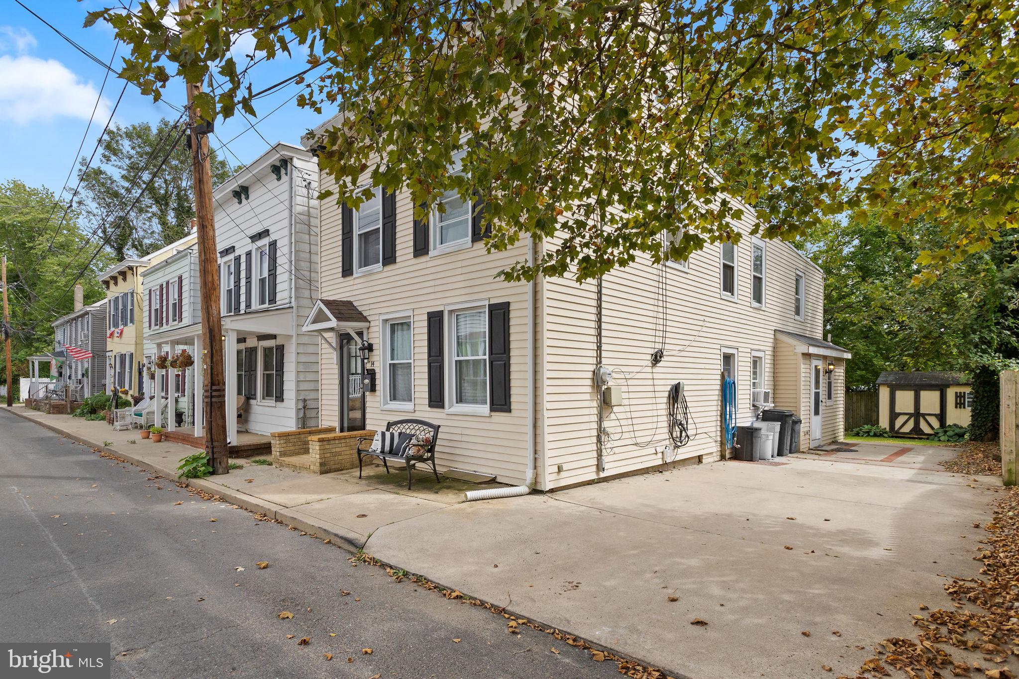 14 MILES AVENUE