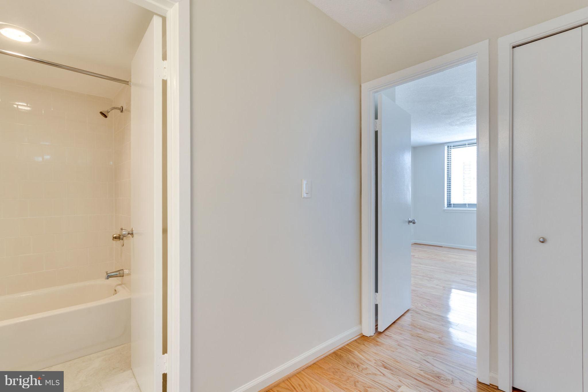 SKYLINE SQUARE CONDO - Residential Lease