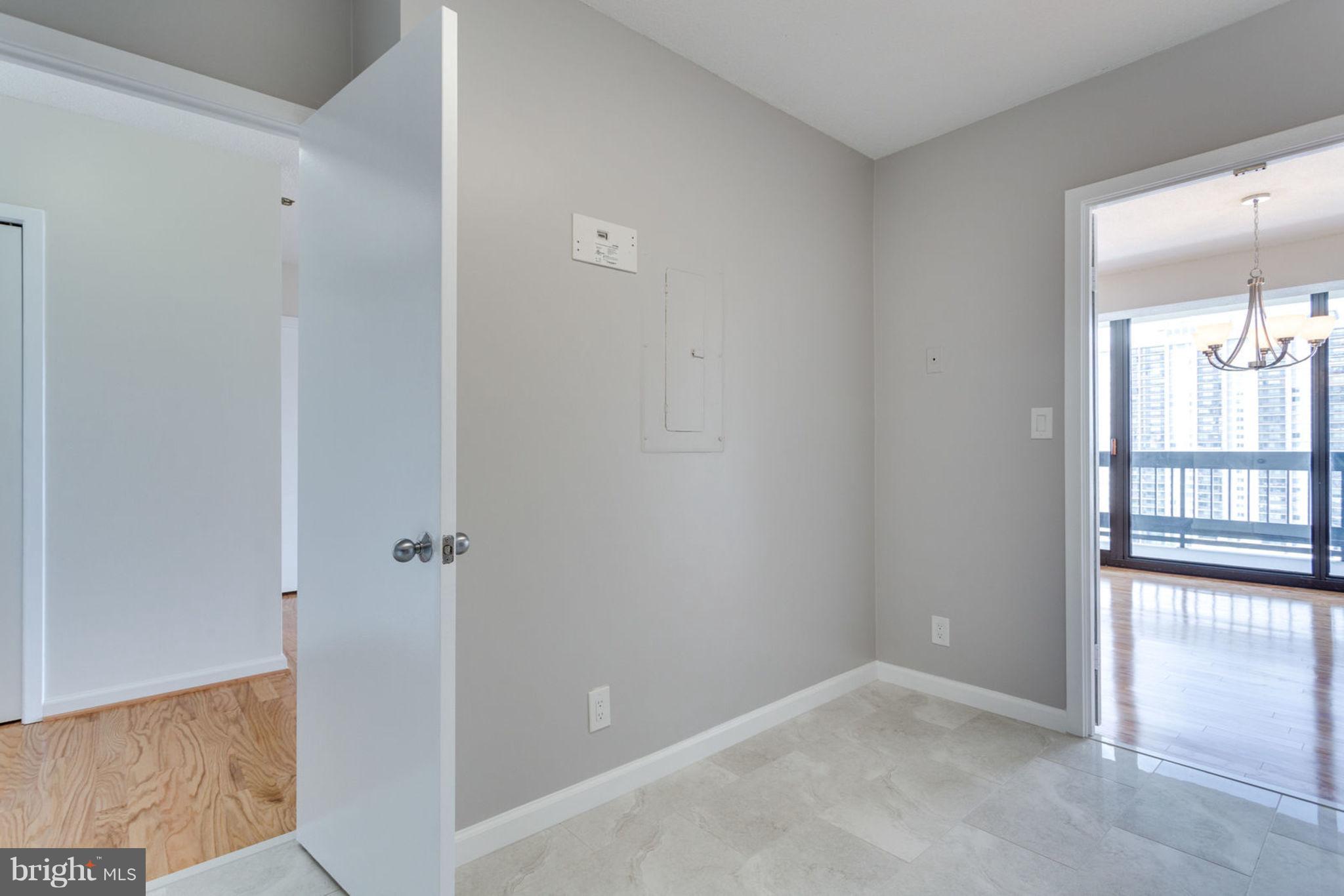 SKYLINE SQUARE CONDO - Residential Lease