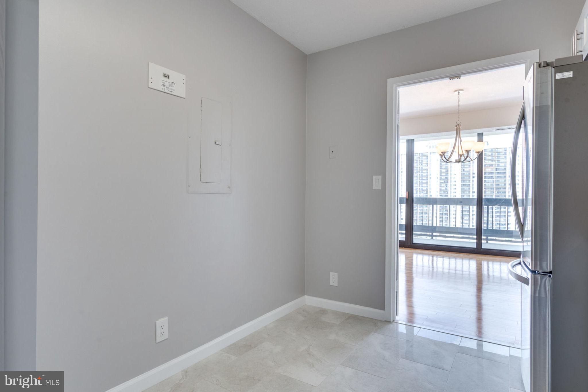 SKYLINE SQUARE CONDO - Residential Lease