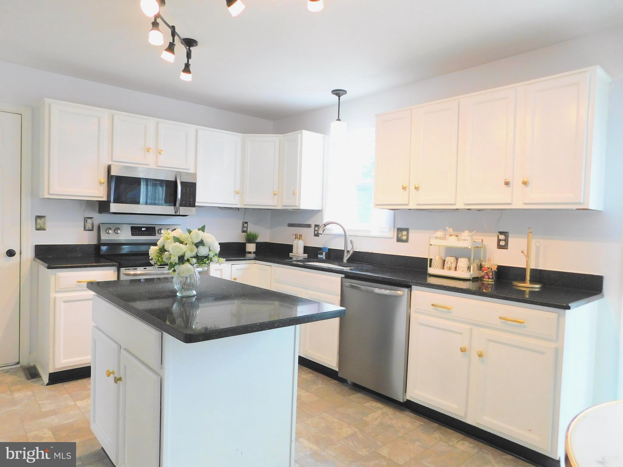 MEADOWBROOK - Residential