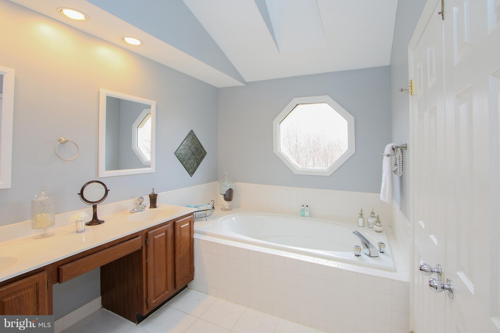 POTOMAC LAKES - Residential