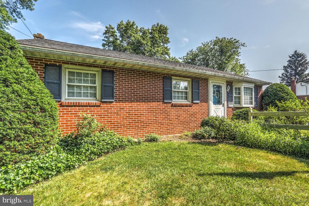 Photo of 274 SPRECHER RD, LANCASTER, PA 17603 (MLS # PALA2038224)