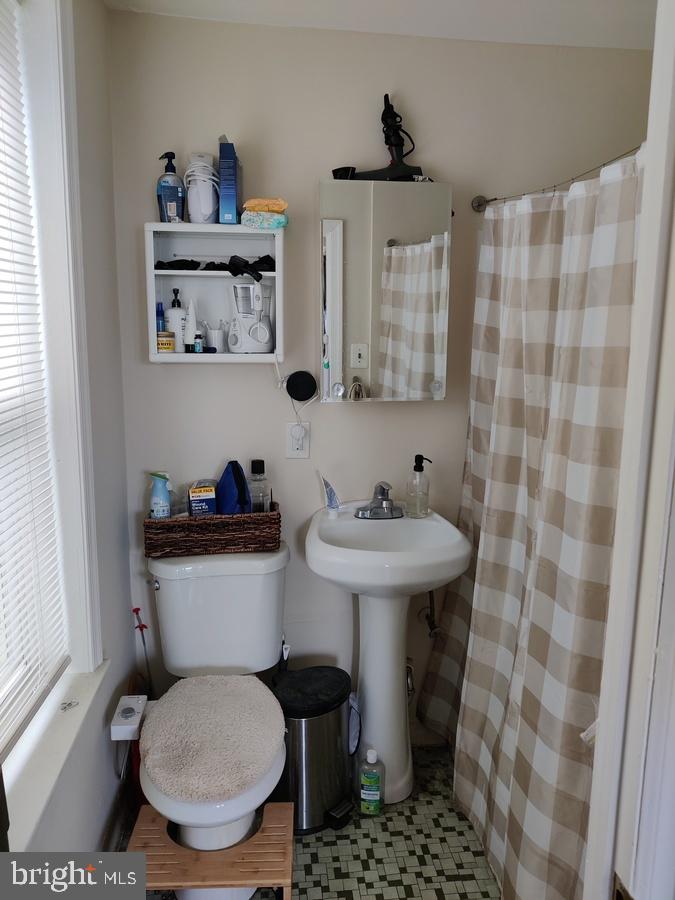 PASSYUNK SQUARE - Residential Lease