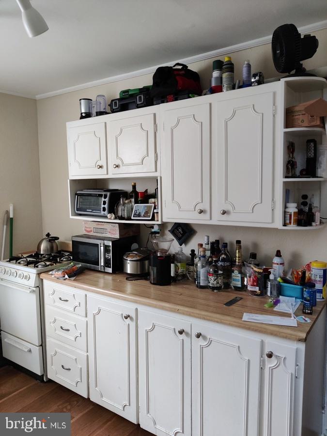 PASSYUNK SQUARE - Residential Lease