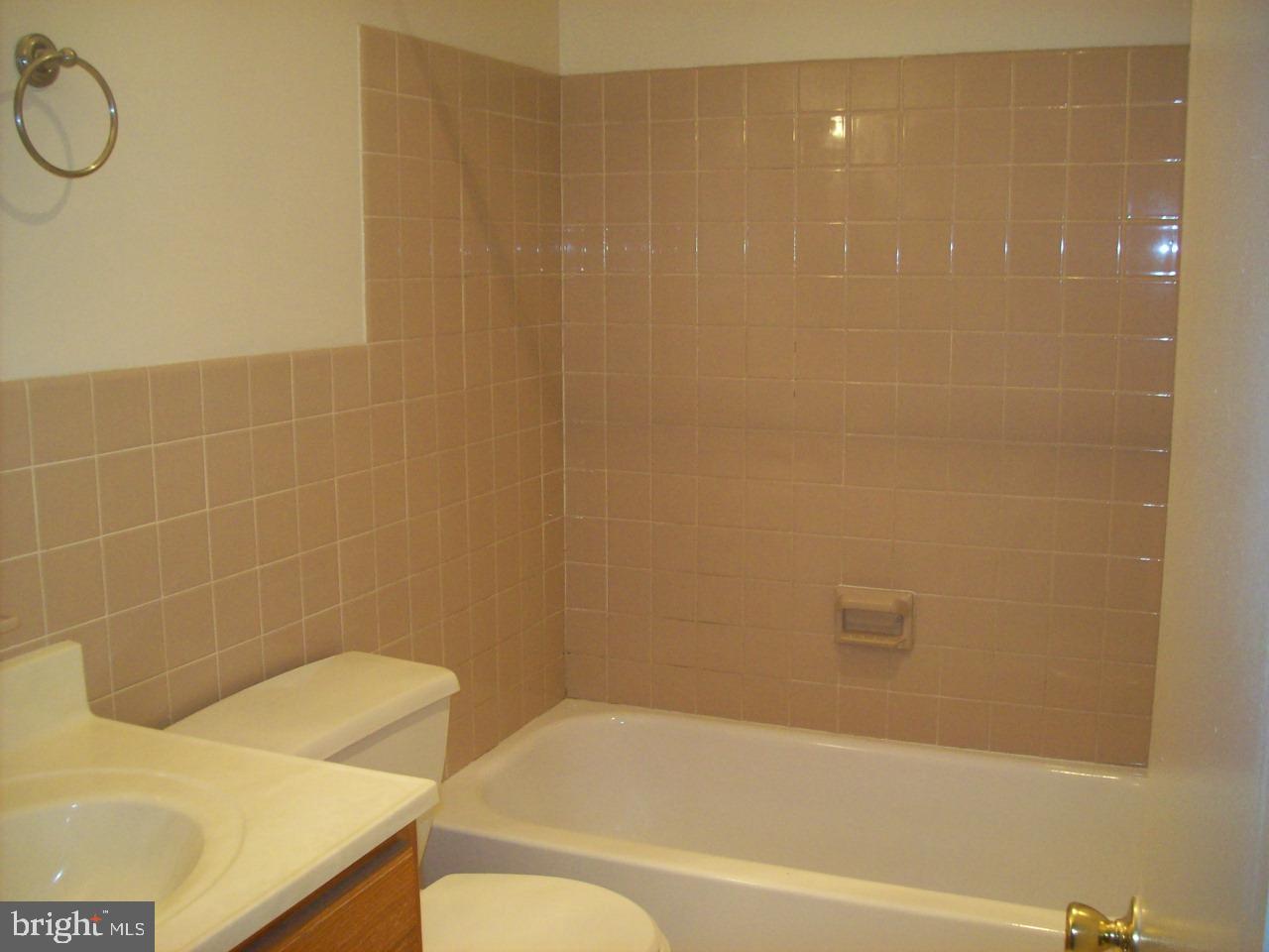 OXFORD OF BLUE BELL - Residential Lease