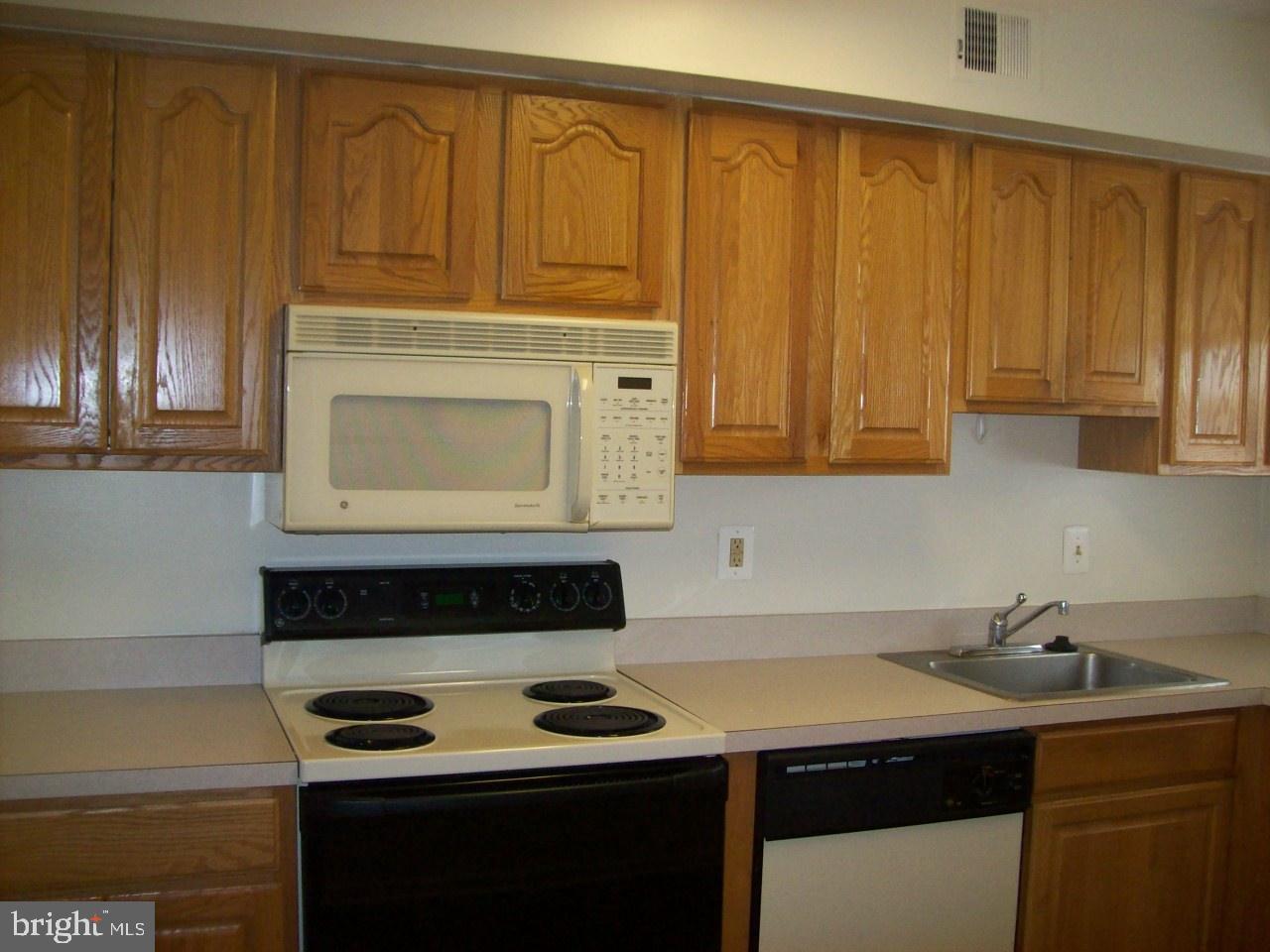 OXFORD OF BLUE BELL - Residential Lease