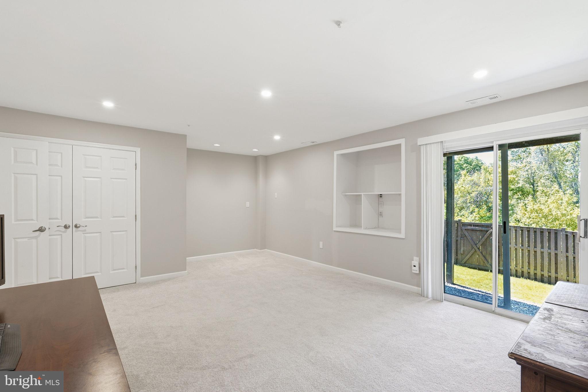 SPRING RIDGE - Residential