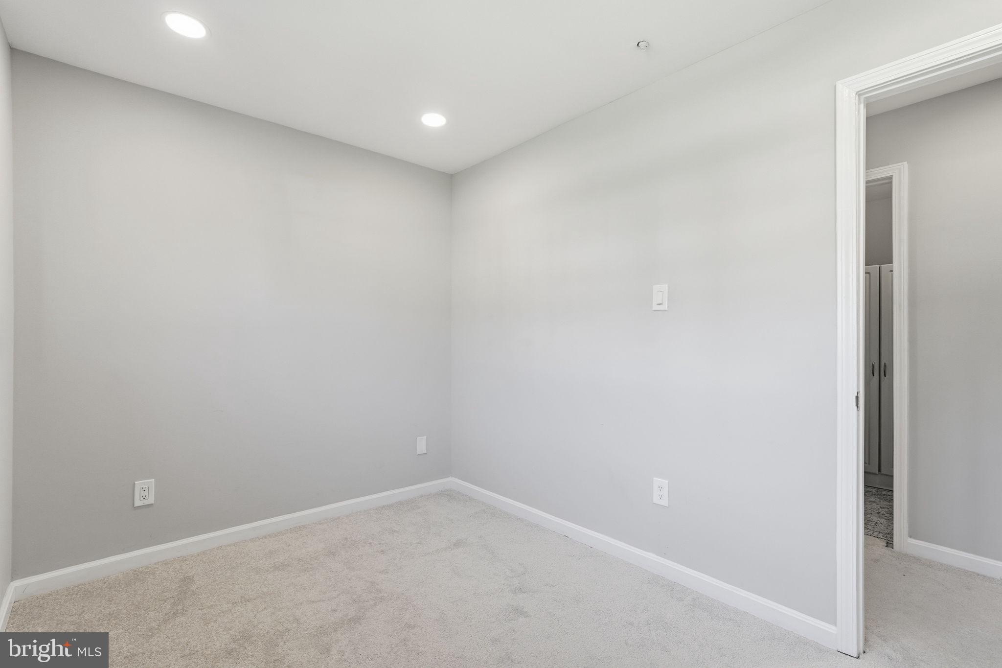 SPRING RIDGE - Residential